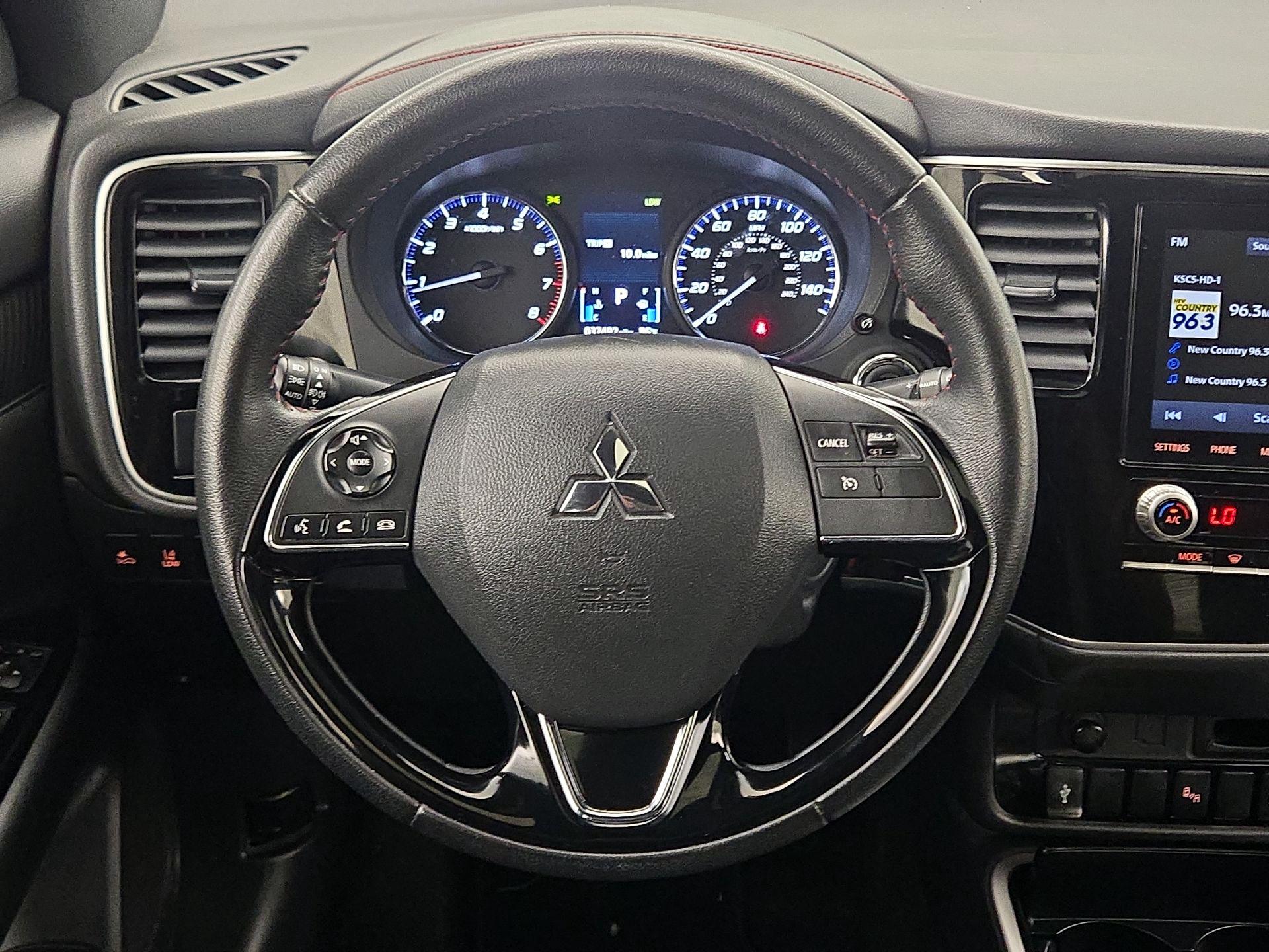 Thumbnail: 2020 Mitsubishi Outlander - 10