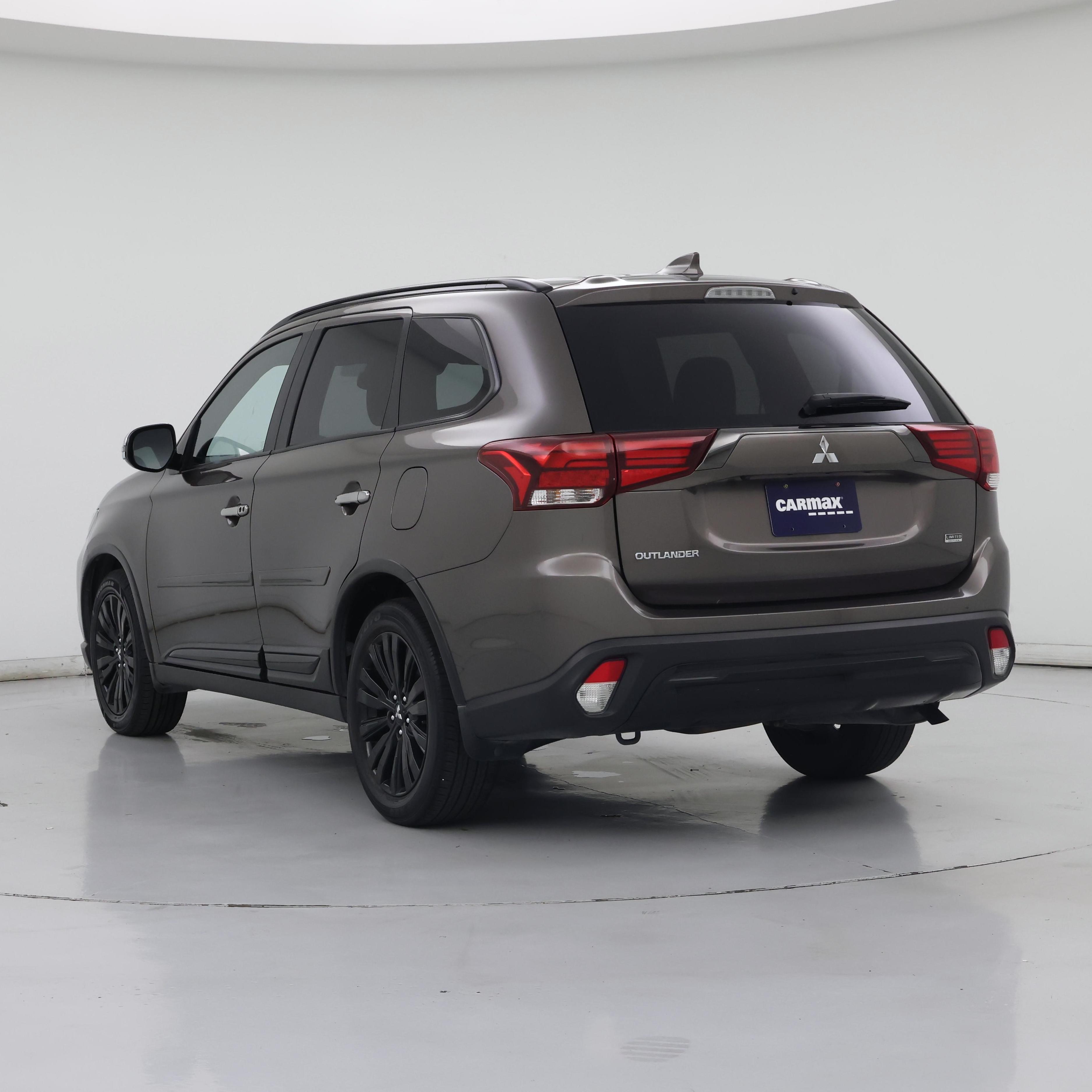 Thumbnail: 2020 Mitsubishi Outlander - 2