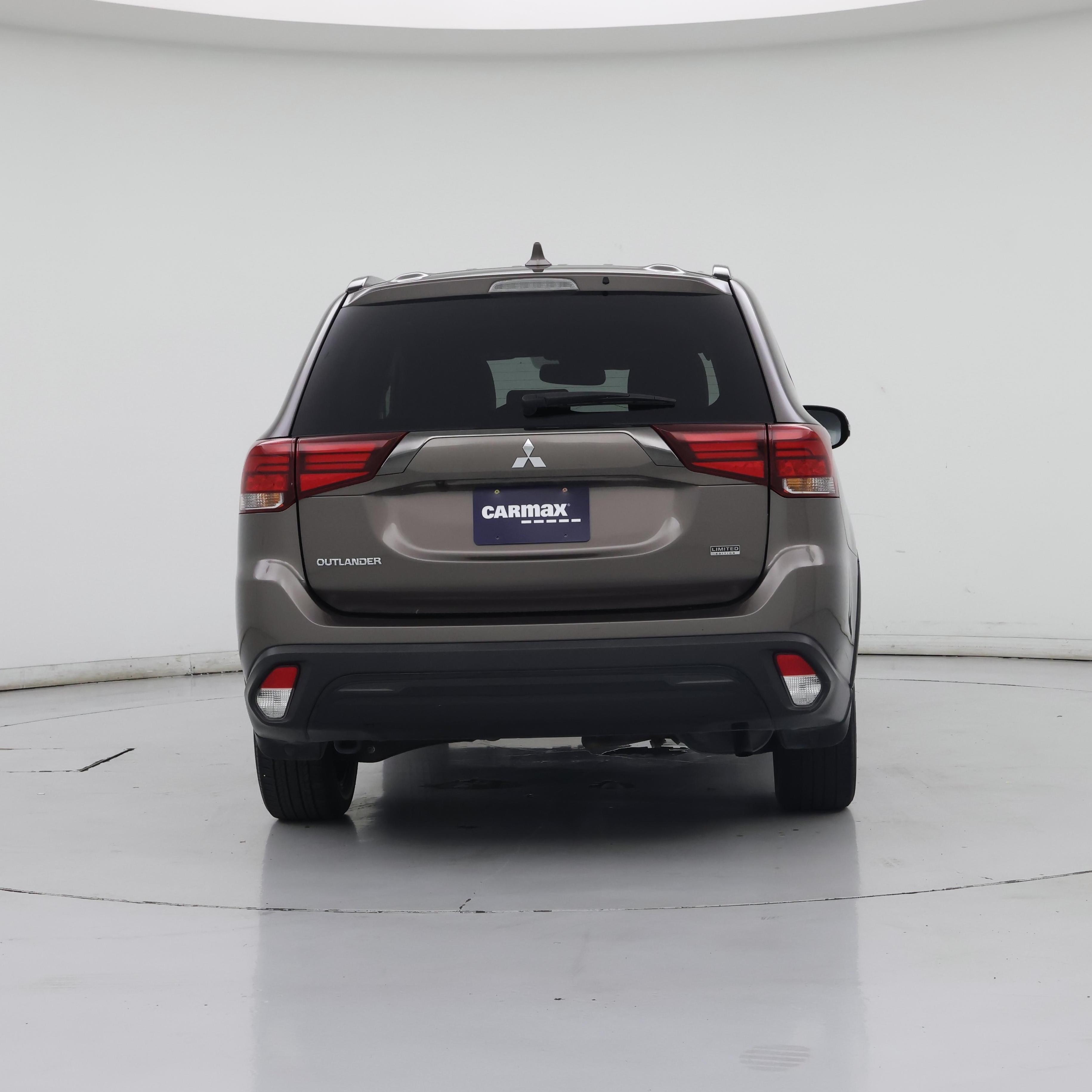 Thumbnail: 2020 Mitsubishi Outlander - 6