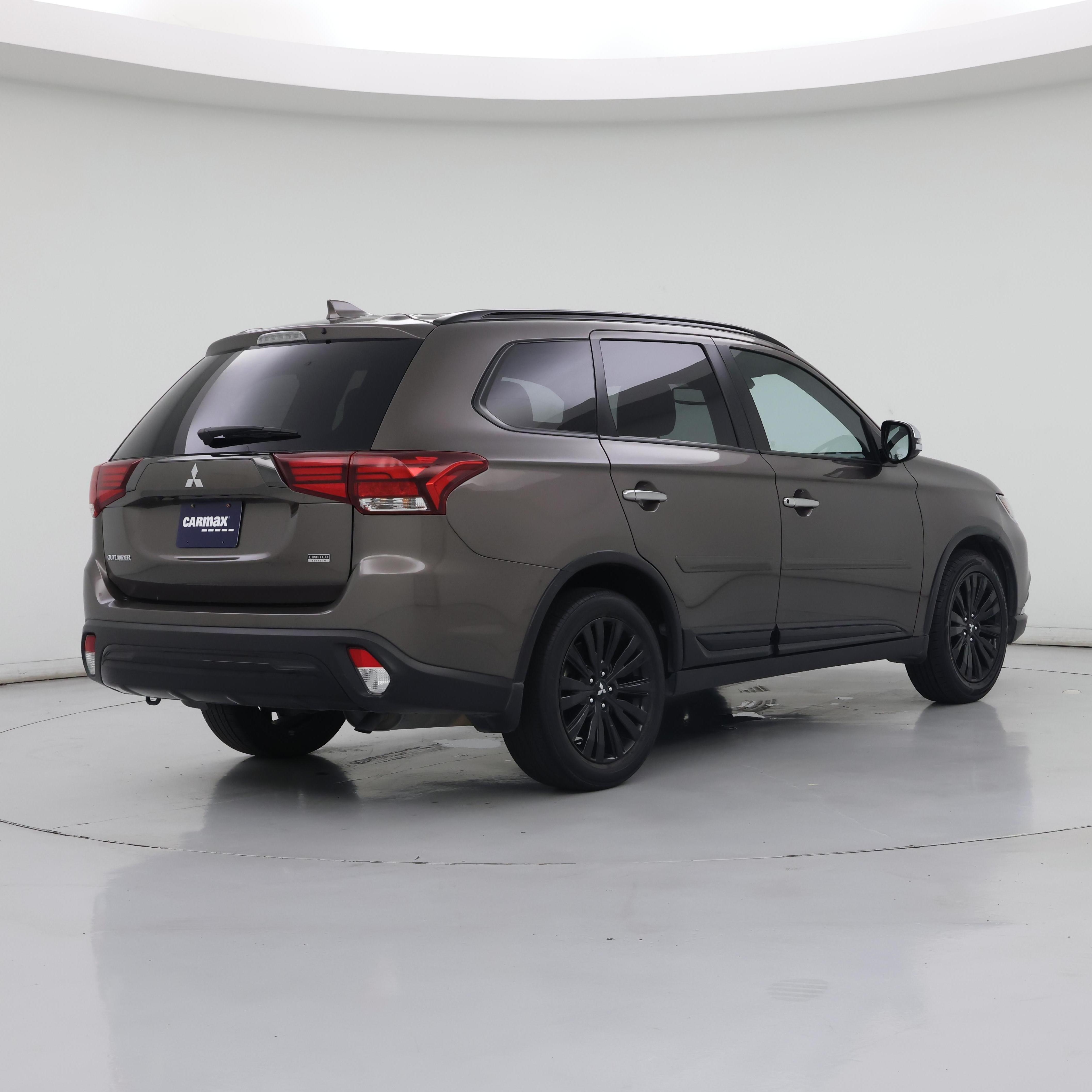 Thumbnail: 2020 Mitsubishi Outlander - 8