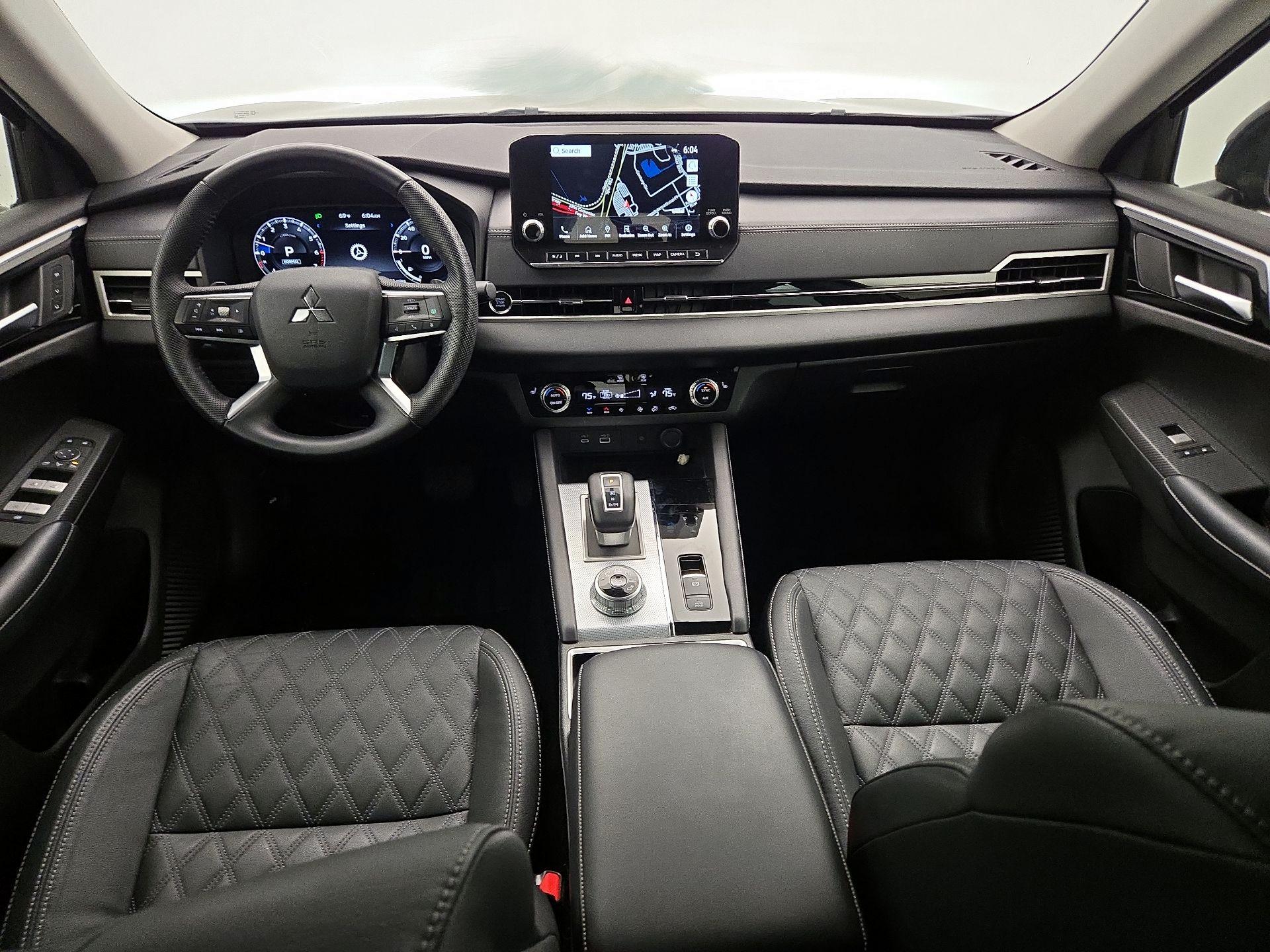 Thumbnail: 2023 Mitsubishi Outlander - 9