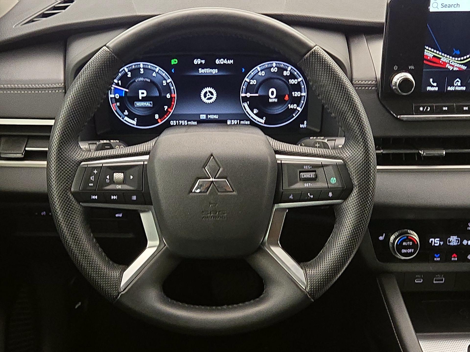 Thumbnail: 2023 Mitsubishi Outlander - 10