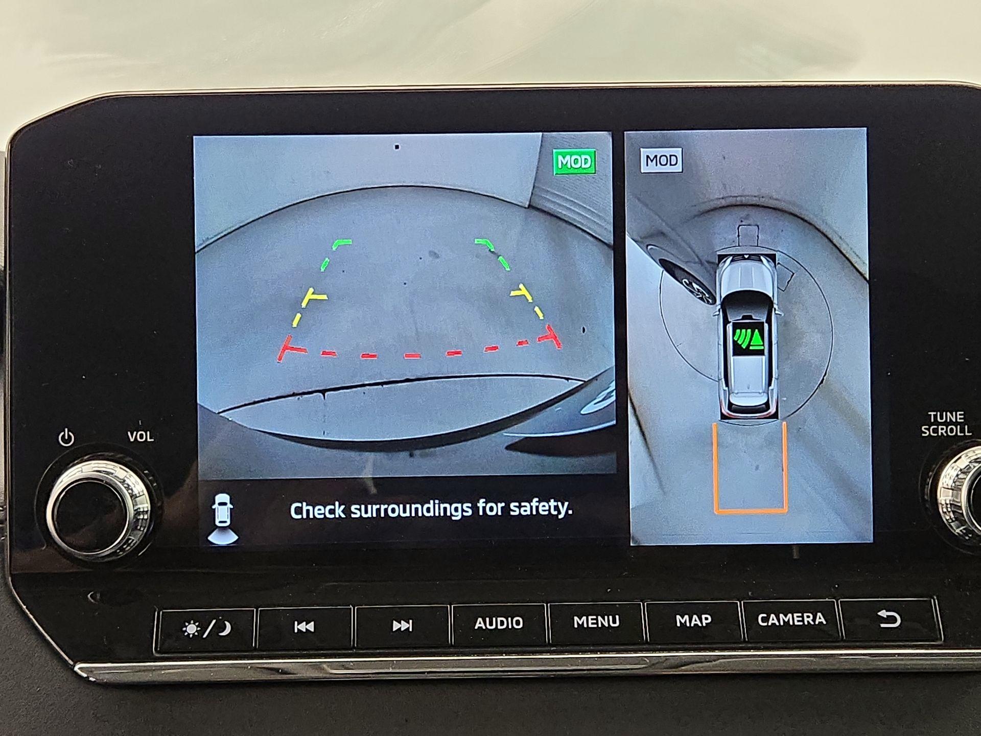 Thumbnail: 2023 Mitsubishi Outlander - 15