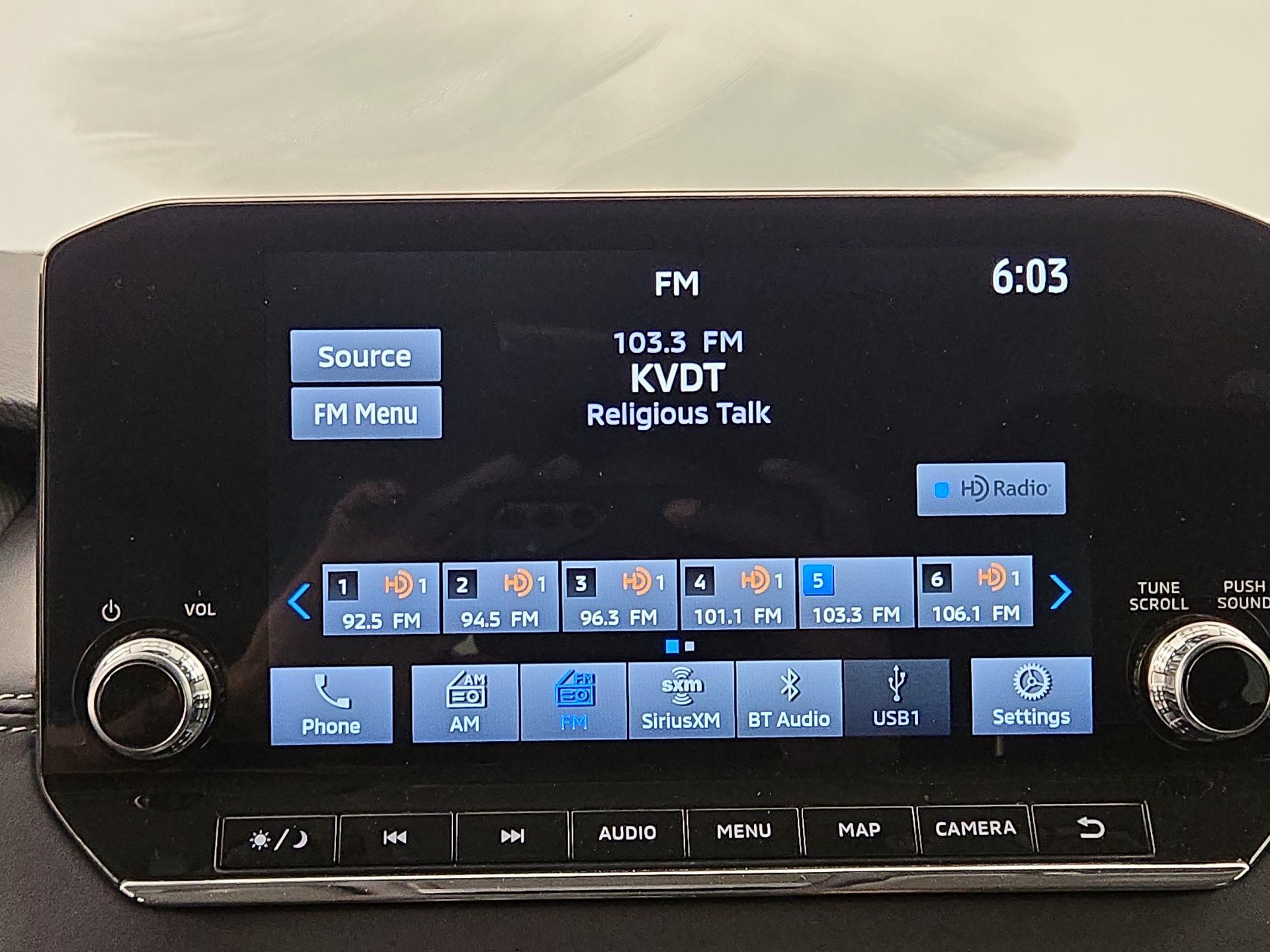 Thumbnail: 2023 Mitsubishi Outlander - 16