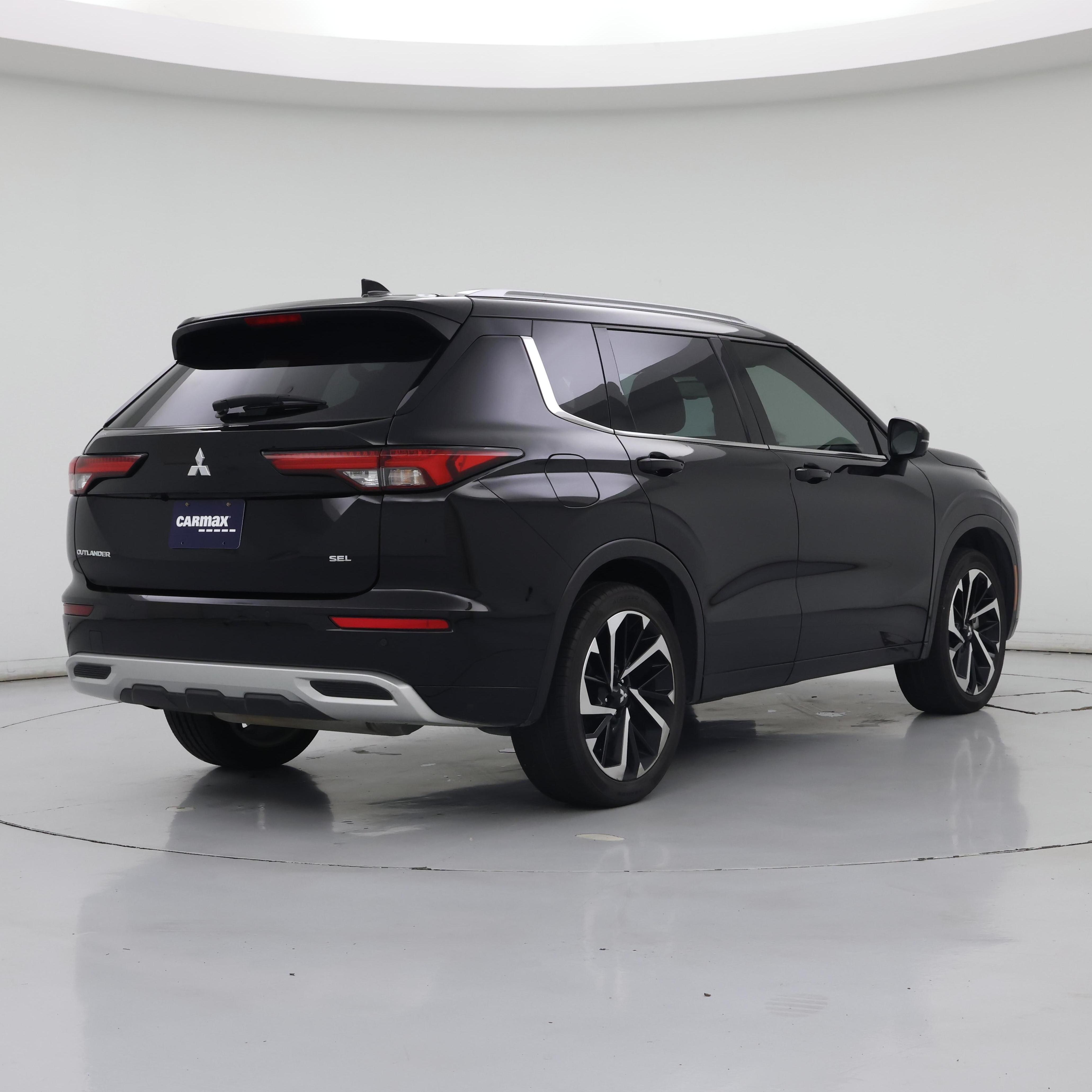 Thumbnail: 2023 Mitsubishi Outlander - 8