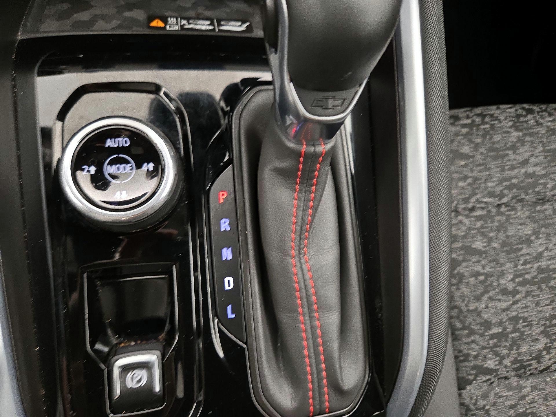 Thumbnail: 2023 Chevrolet Colorado - 17
