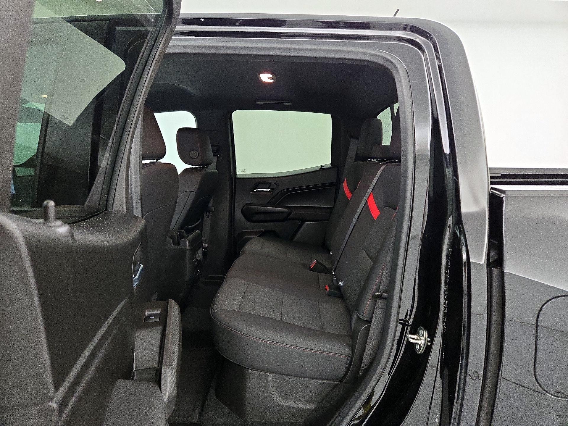 Thumbnail: 2023 Chevrolet Colorado - 19