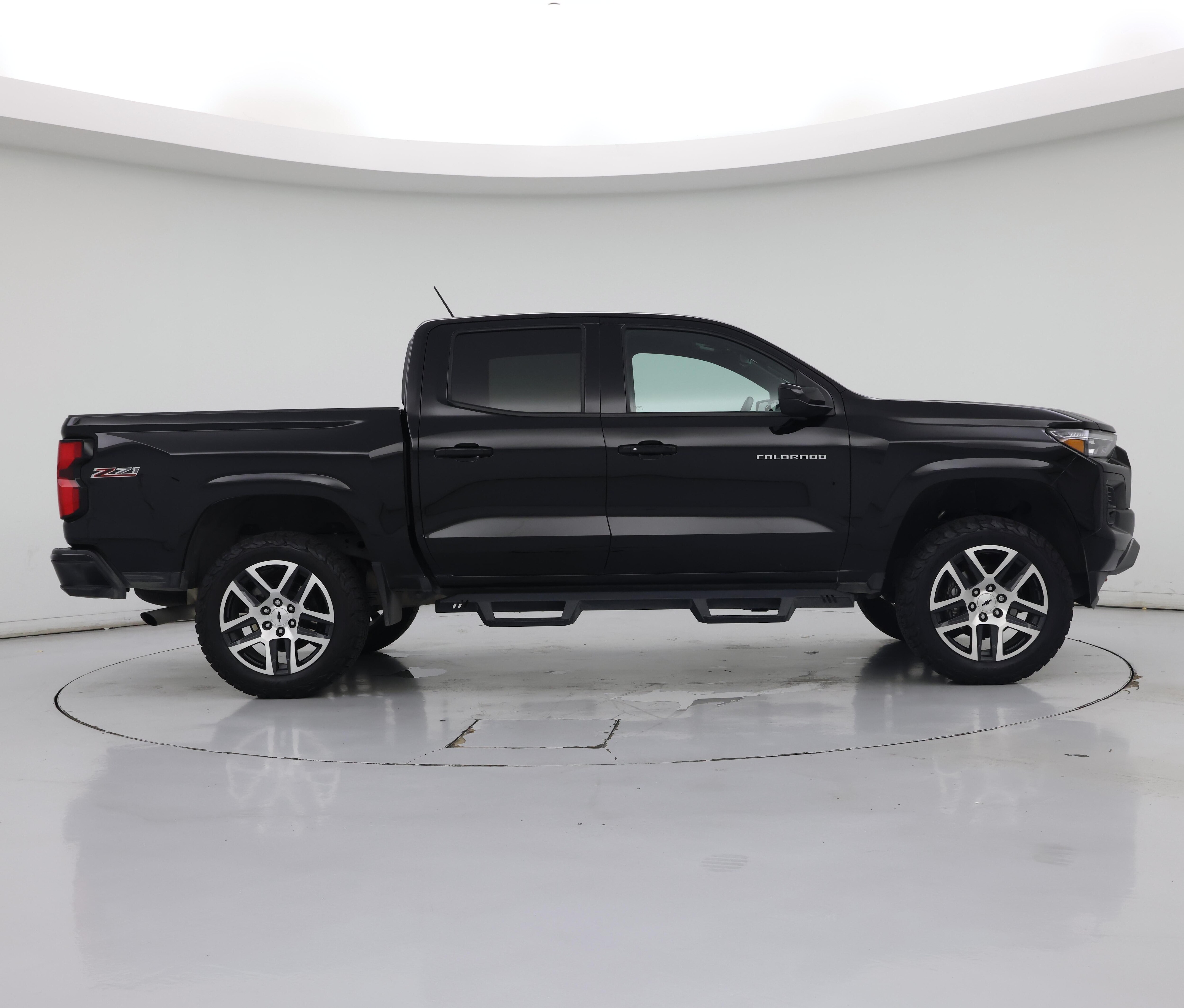 Thumbnail: 2023 Chevrolet Colorado - 7