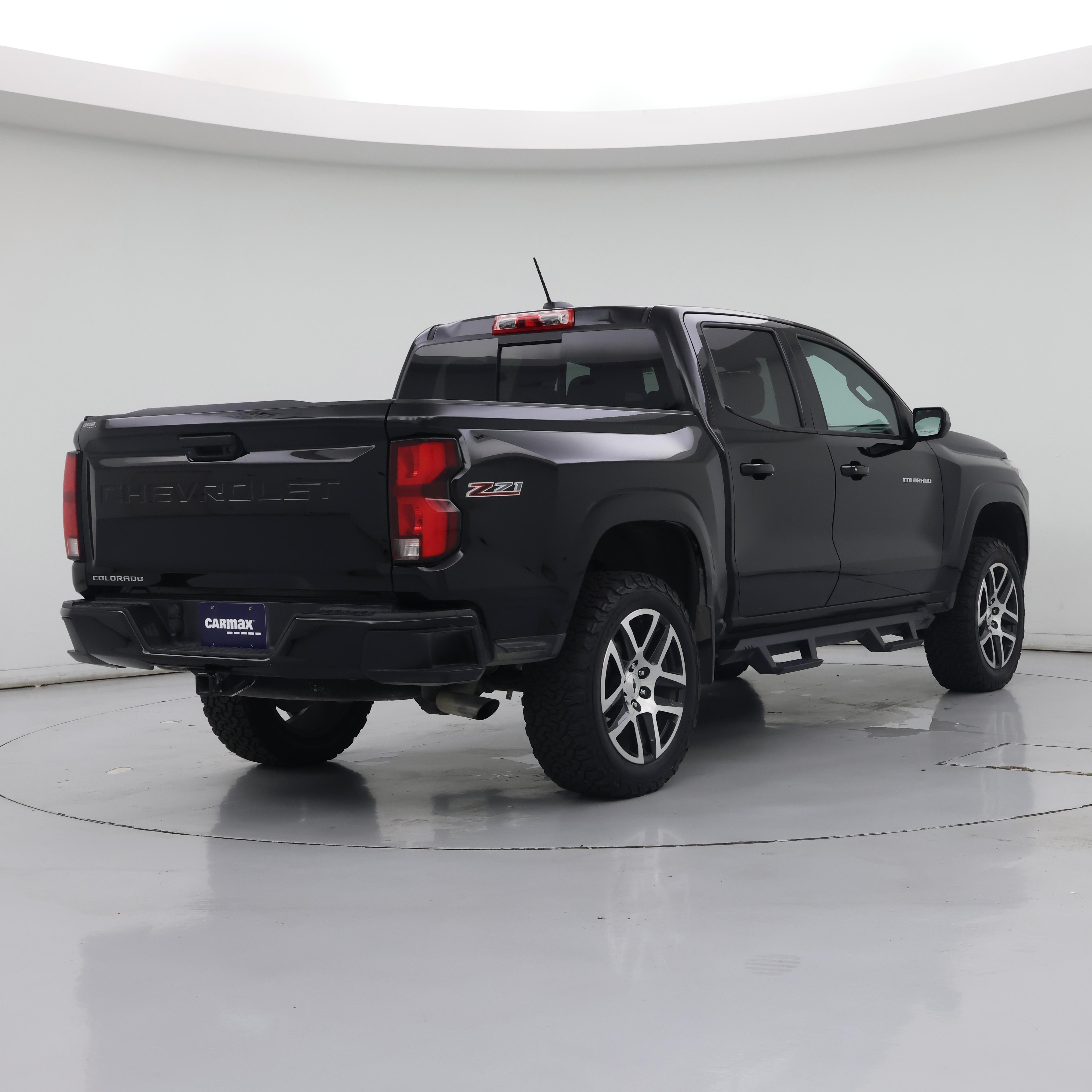 Thumbnail: 2023 Chevrolet Colorado - 8