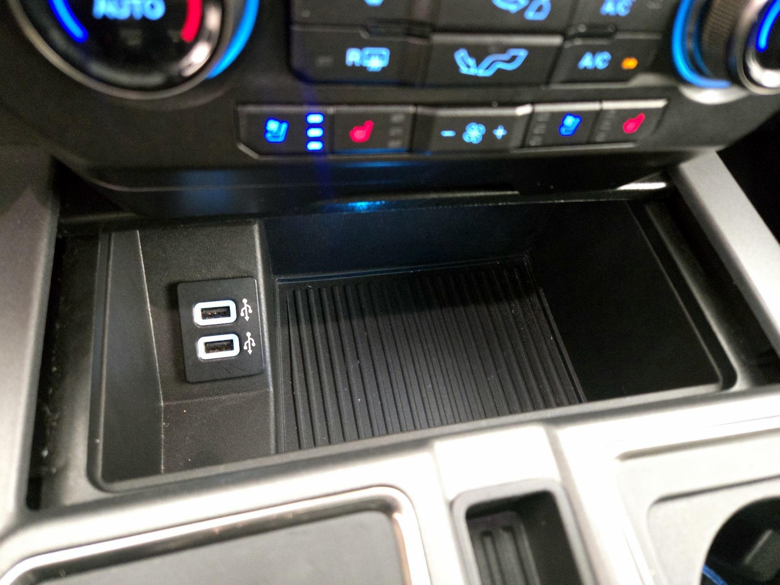2018 Ford F-150 Raptor - Photo 18