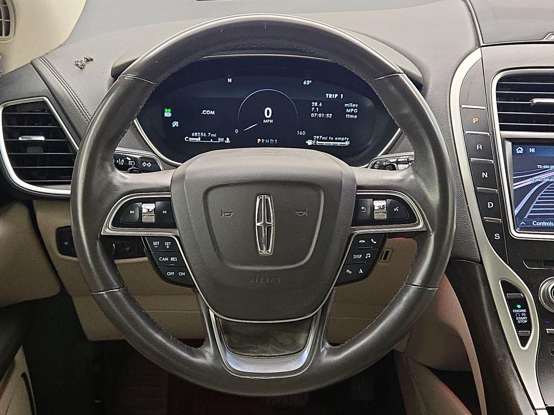 Thumbnail: 2019 Lincoln Nautilus - 10