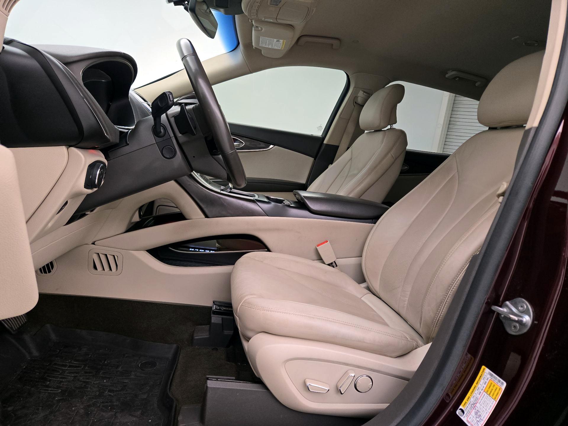 Thumbnail: 2019 Lincoln Nautilus - 11