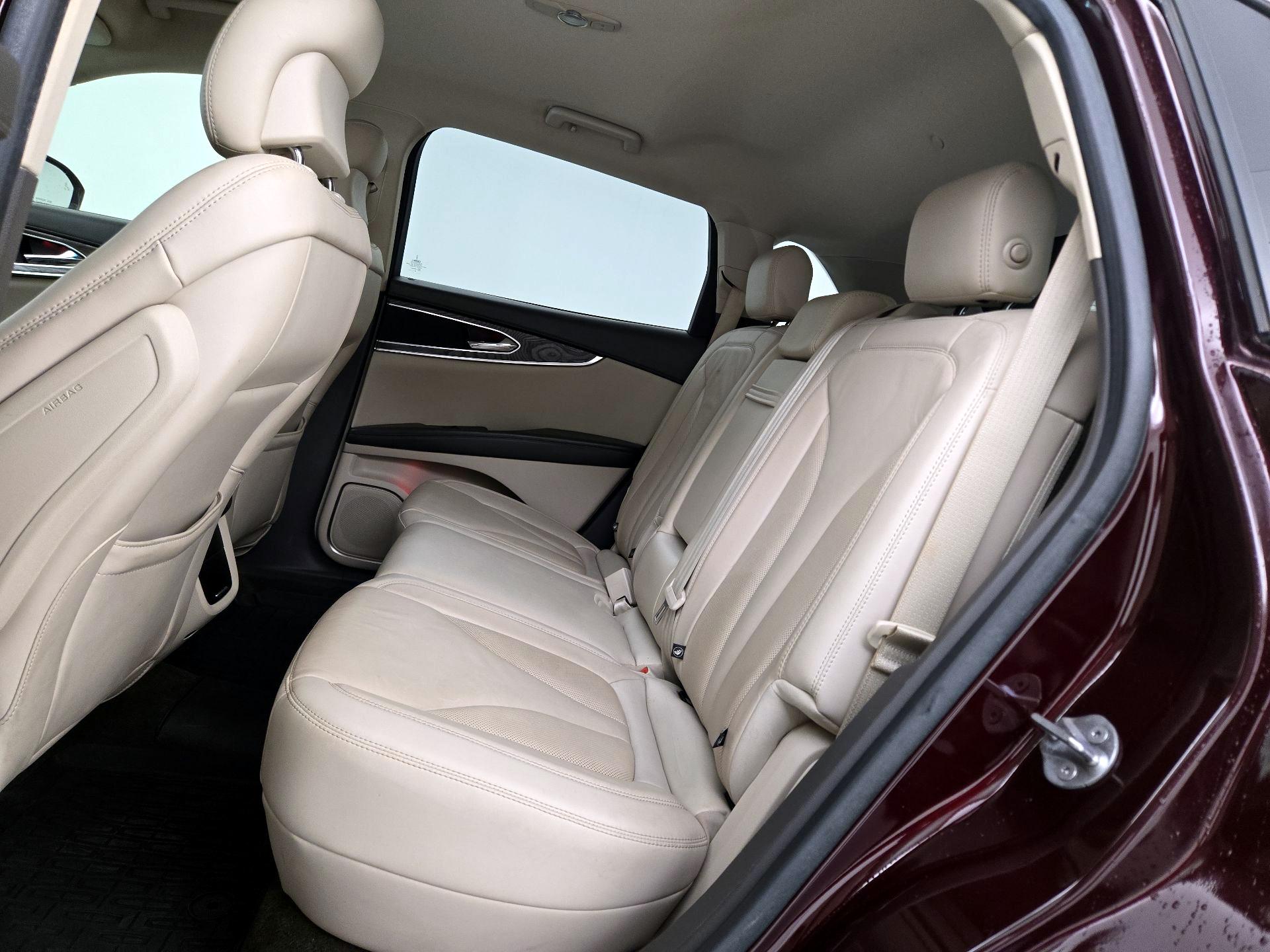 Thumbnail: 2019 Lincoln Nautilus - 20