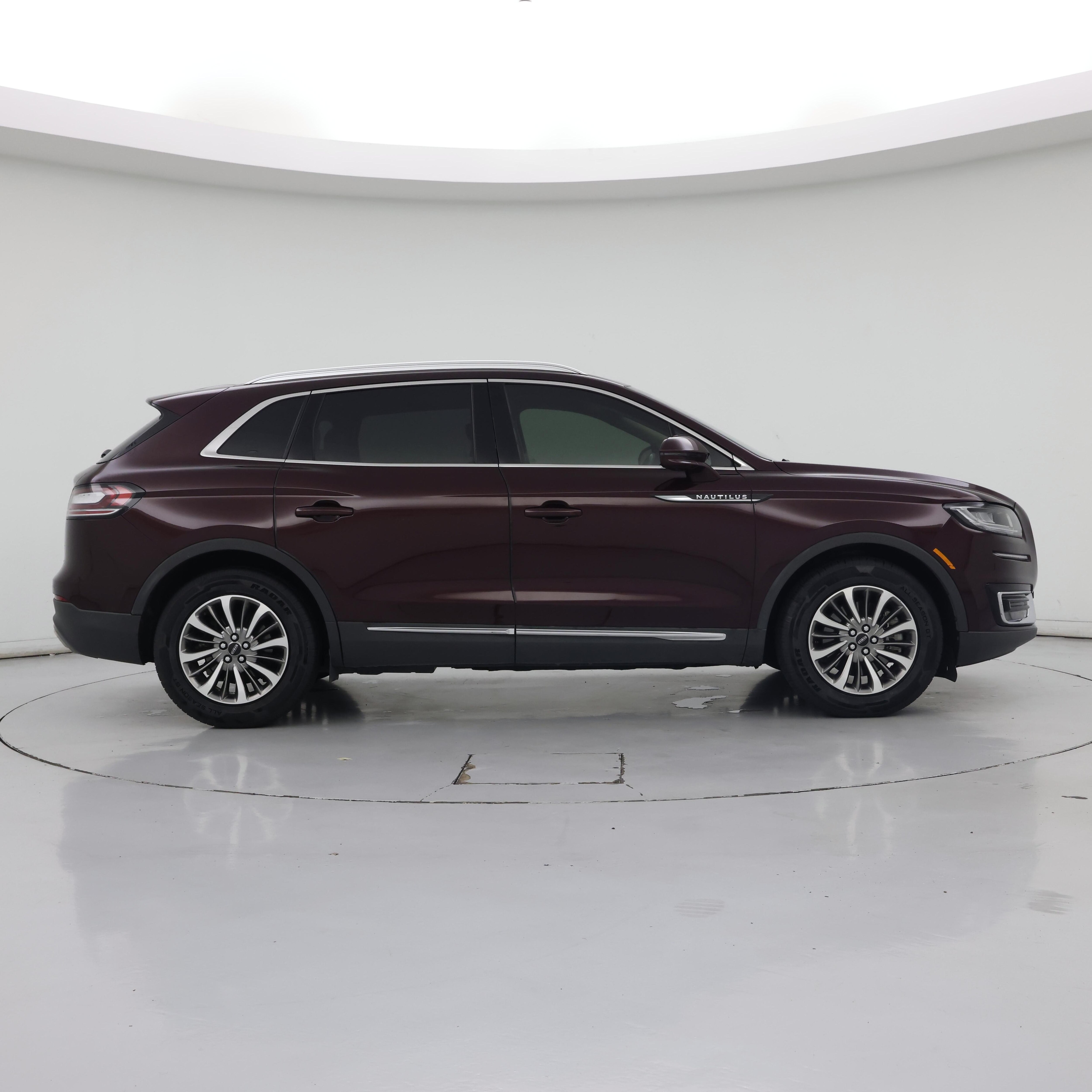 Thumbnail: 2019 Lincoln Nautilus - 7