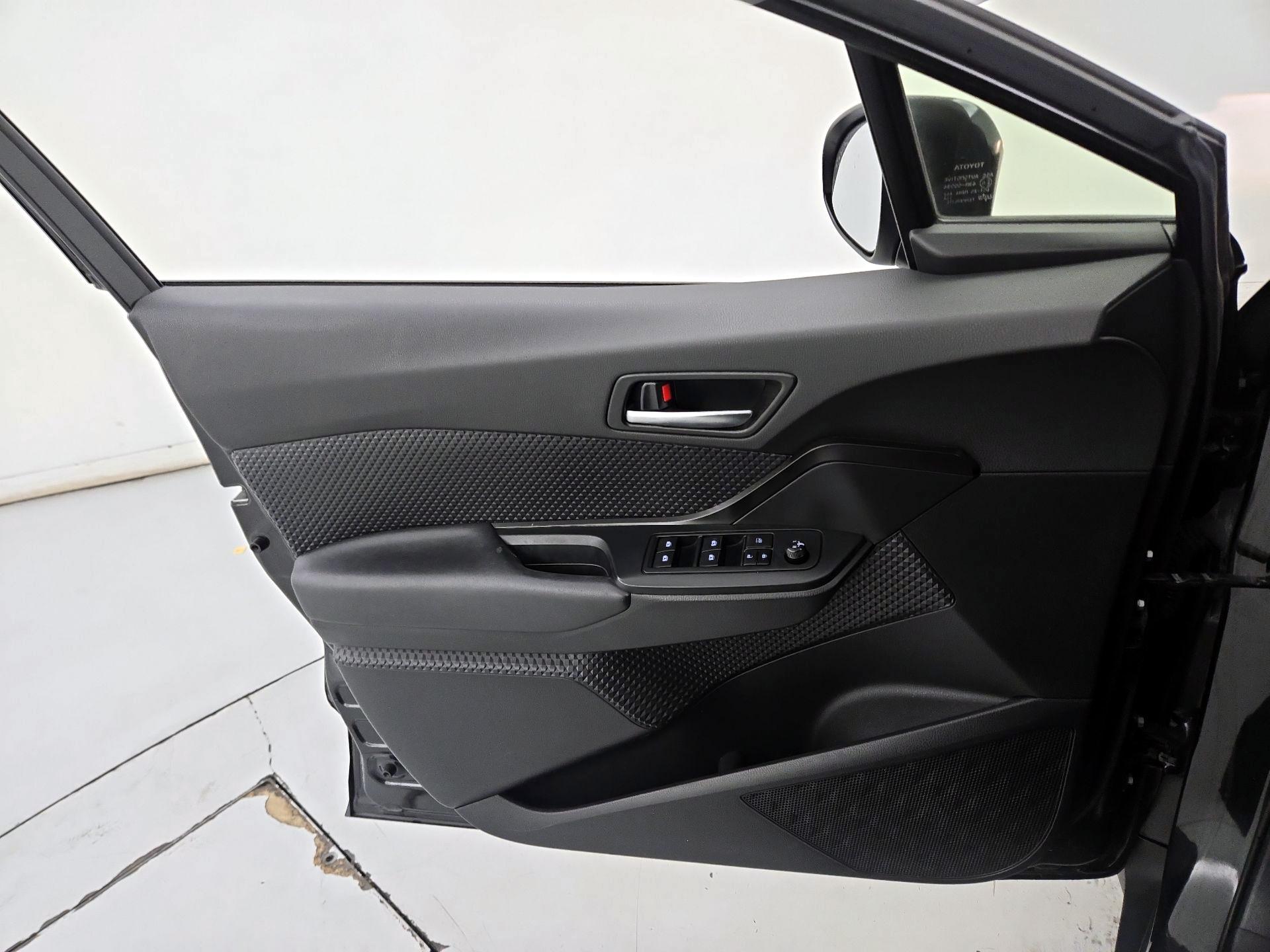 Thumbnail: 2019 Toyota C-HR - 12