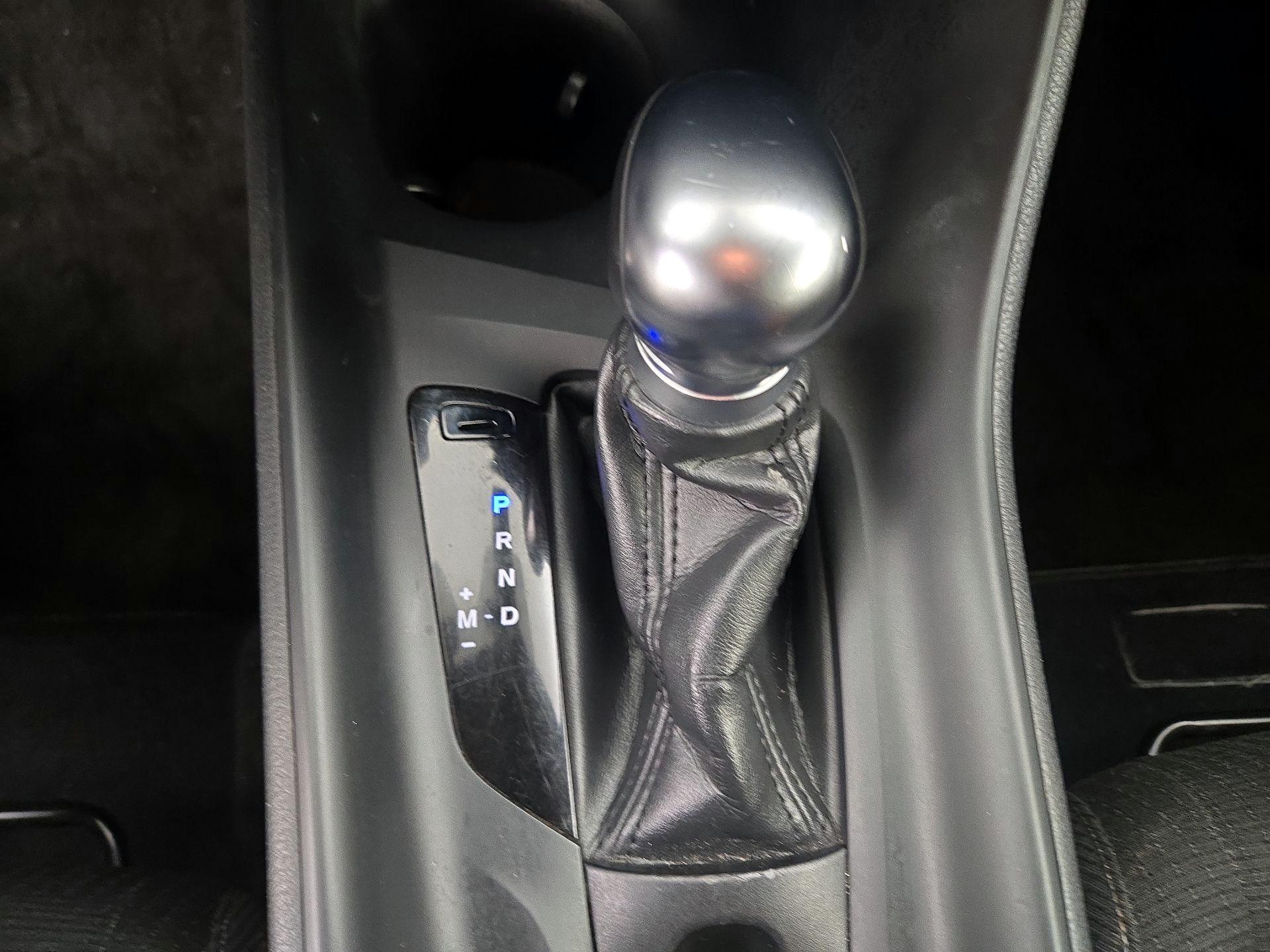 Thumbnail: 2019 Toyota C-HR - 17