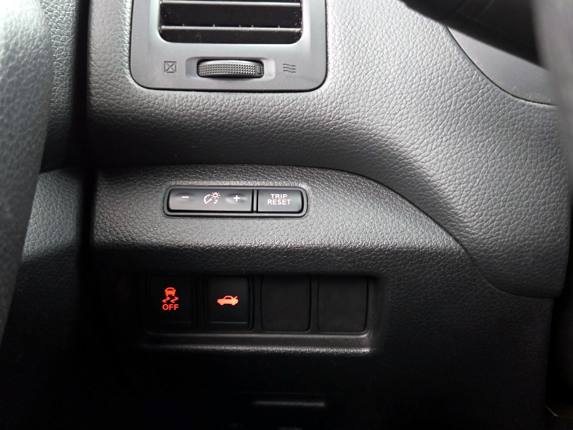 Thumbnail: 2015 Nissan Altima - 13
