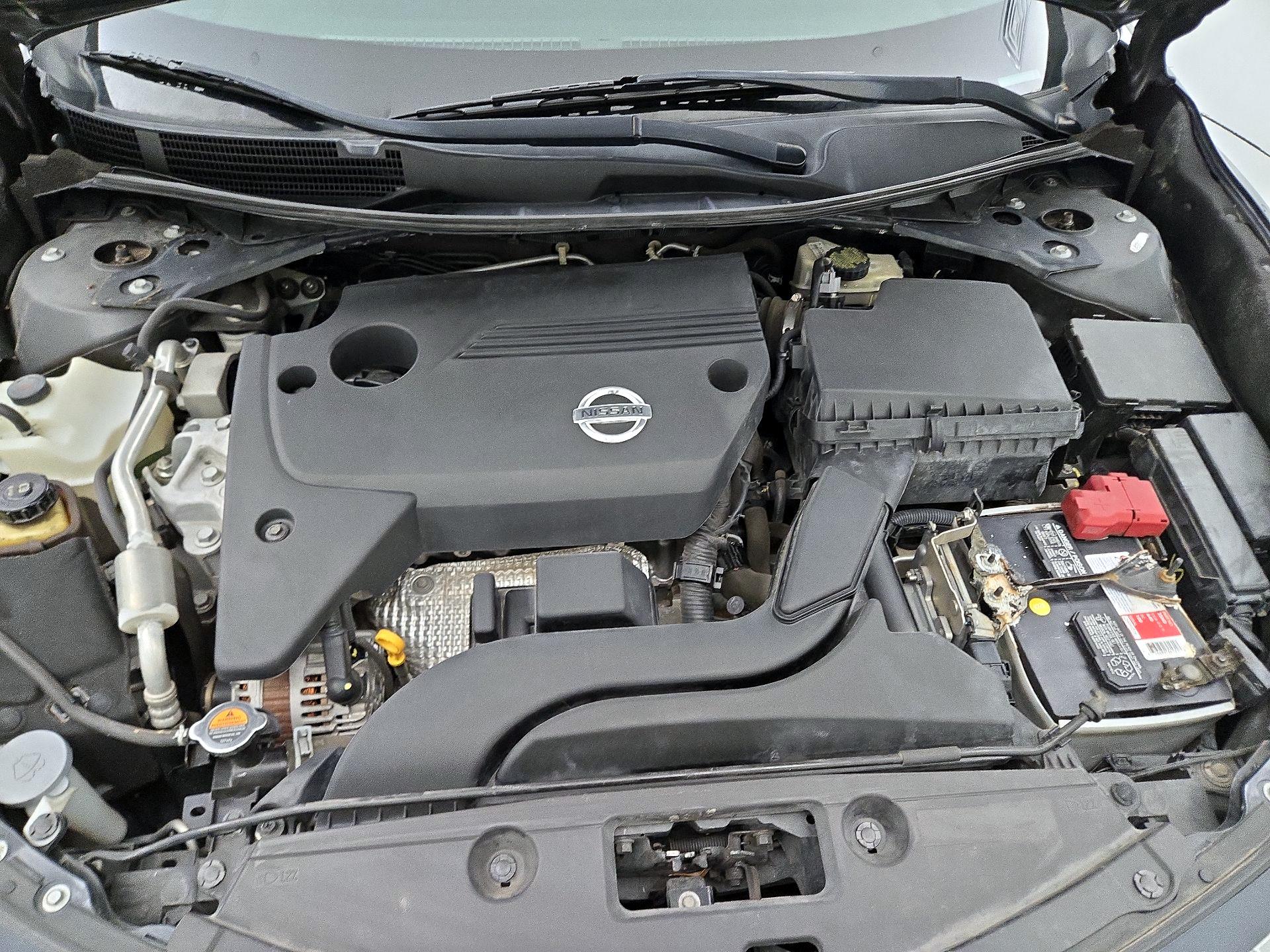 Thumbnail: 2015 Nissan Altima - 20