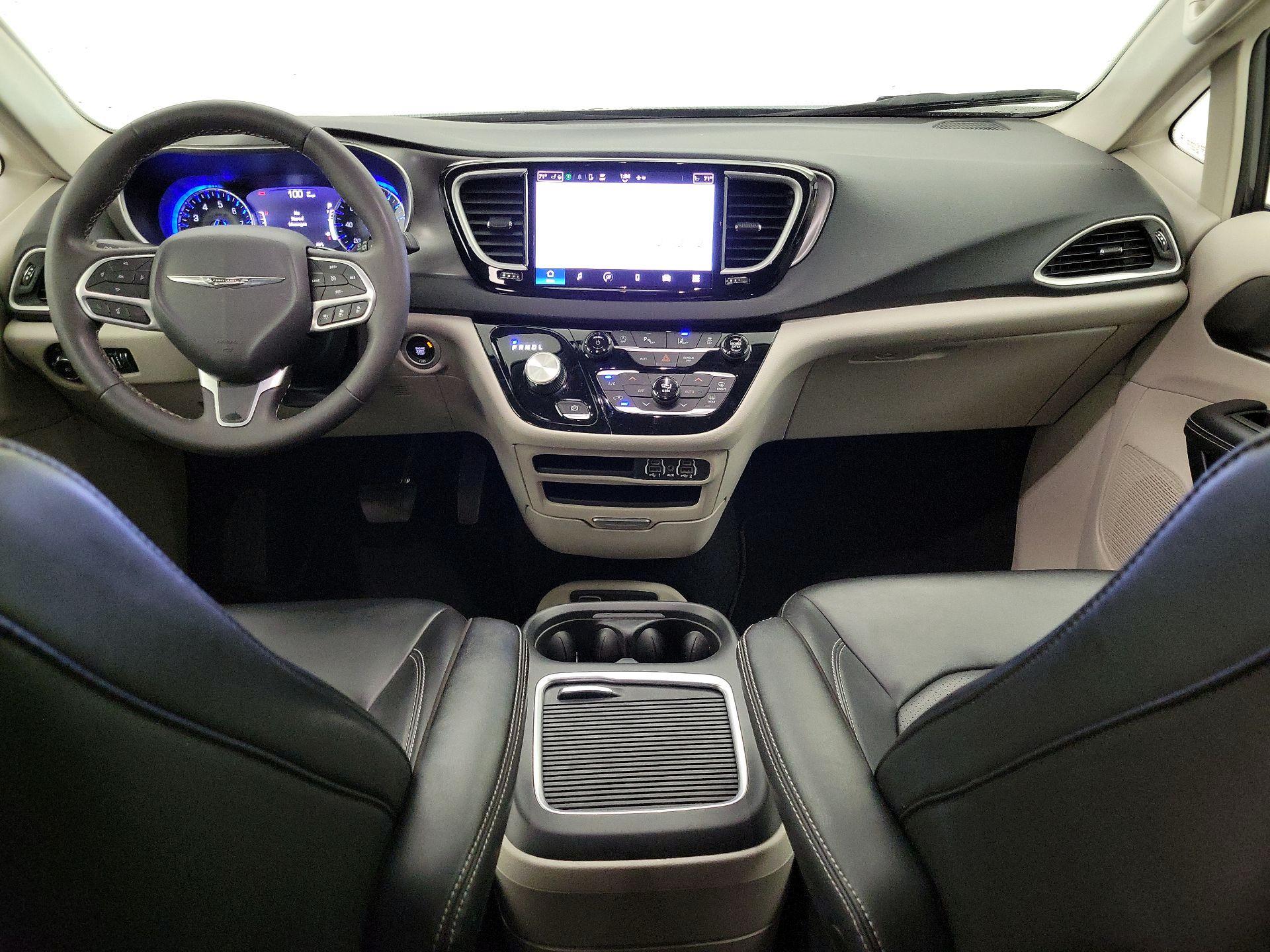 Thumbnail: 2023 Chrysler Pacifica - 9