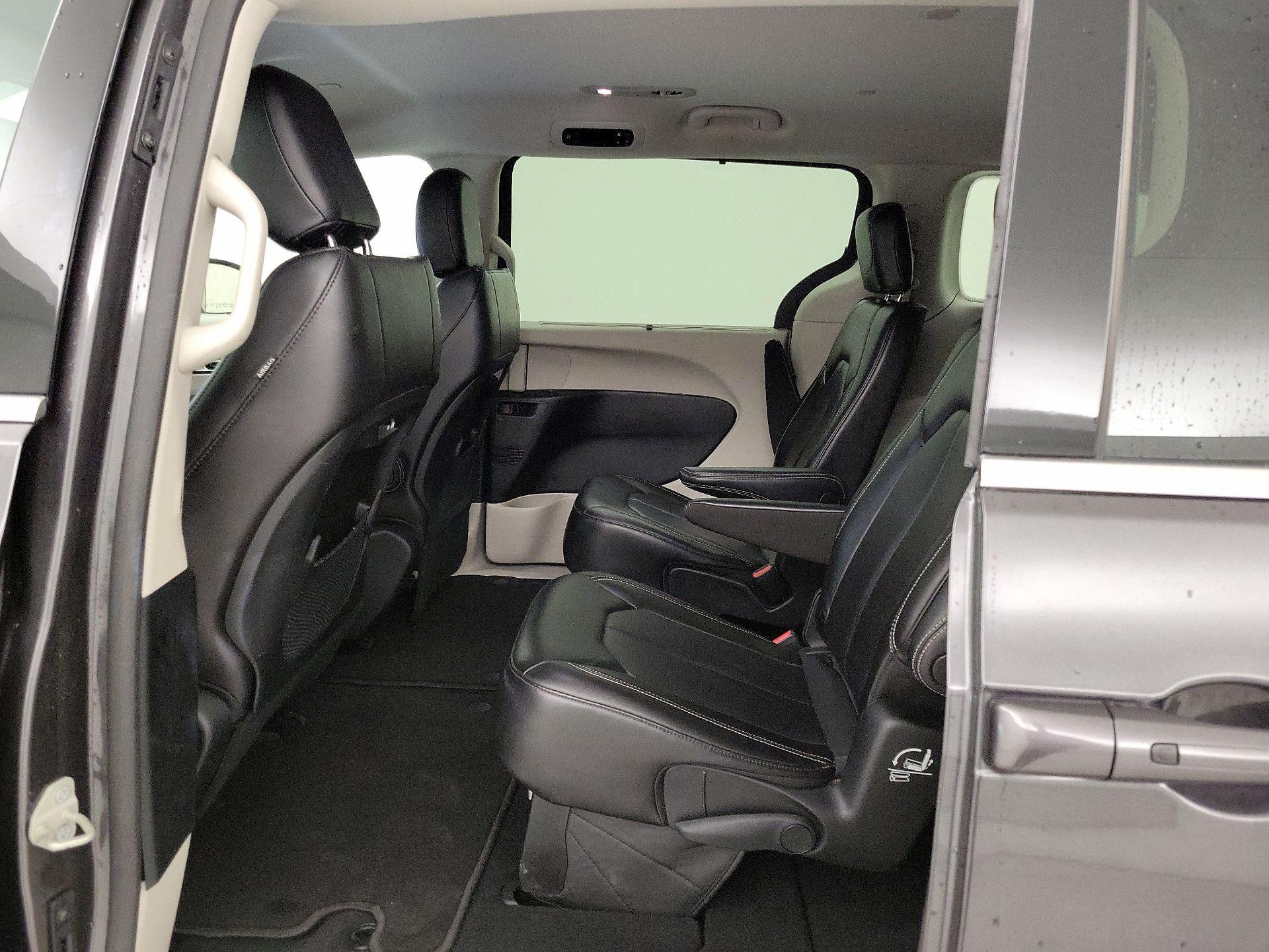 Thumbnail: 2023 Chrysler Pacifica - 18