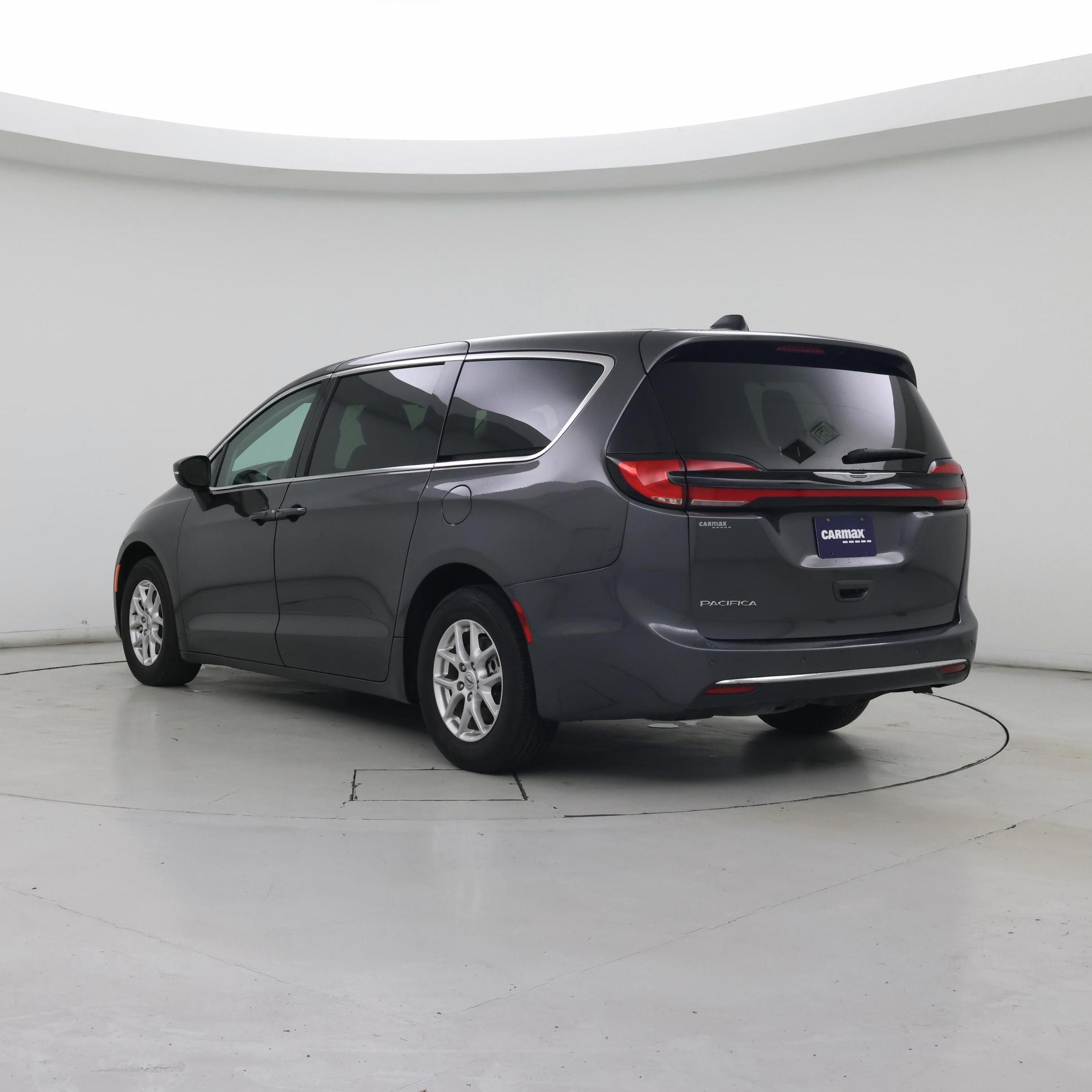 Thumbnail: 2023 Chrysler Pacifica - 2