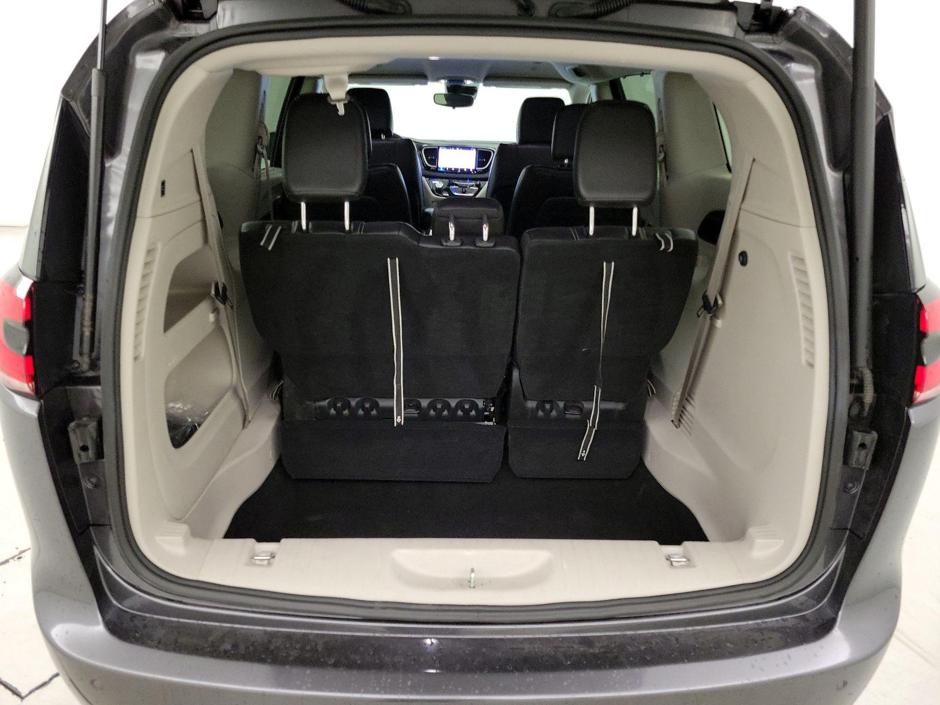 Thumbnail: 2023 Chrysler Pacifica - 20