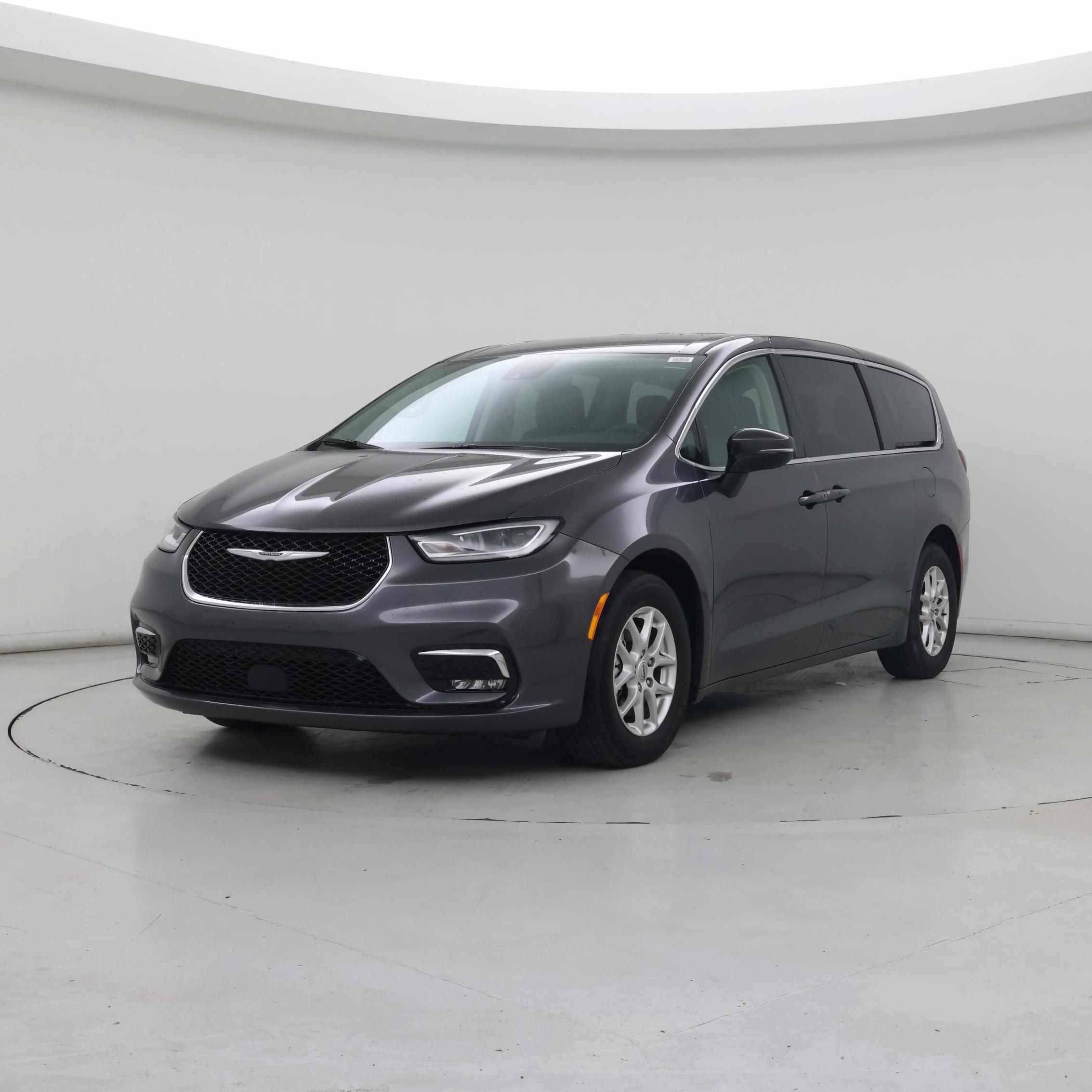 Thumbnail: 2023 Chrysler Pacifica - 4