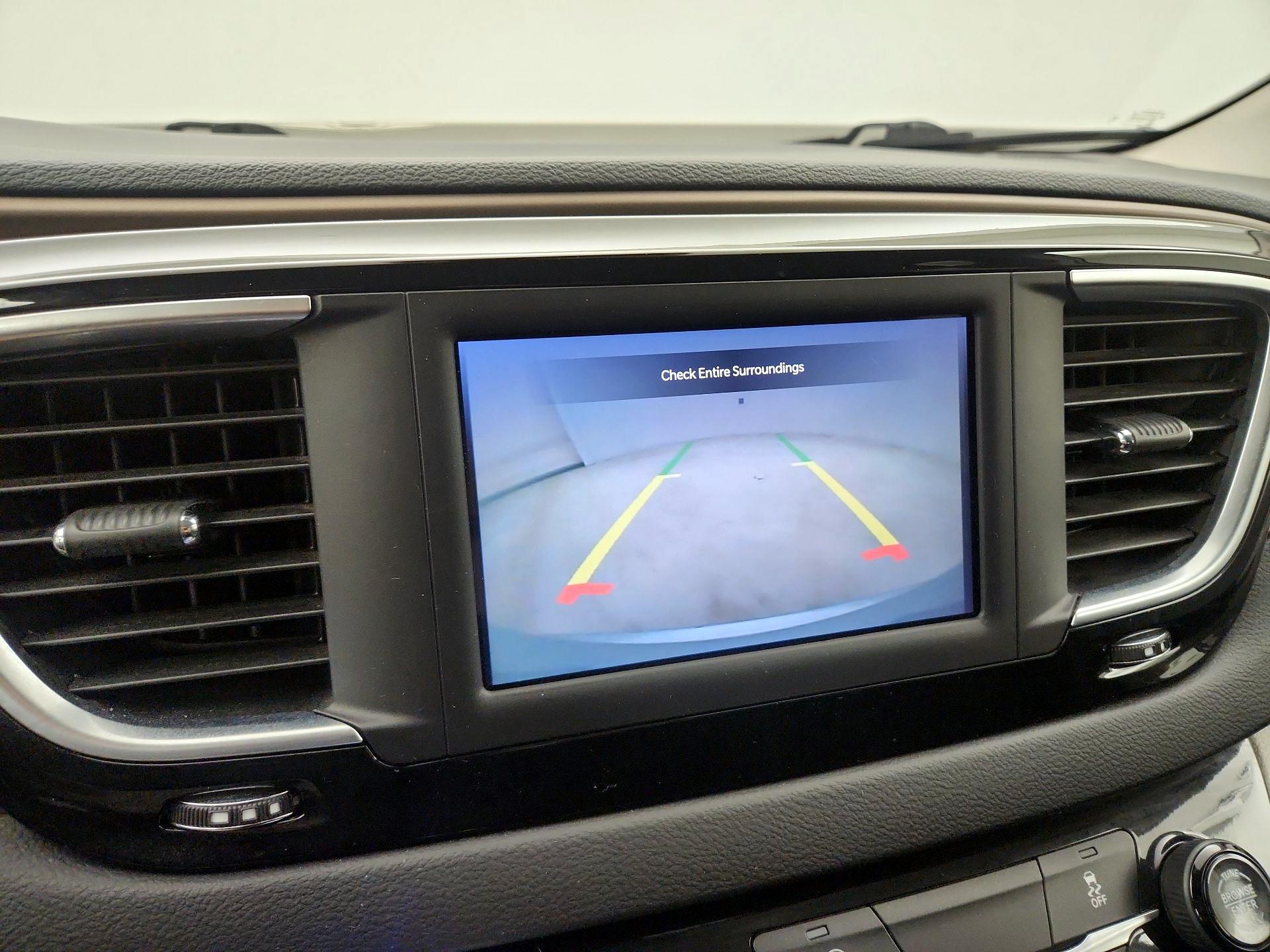 Thumbnail: 2023 Chrysler Voyager - 14