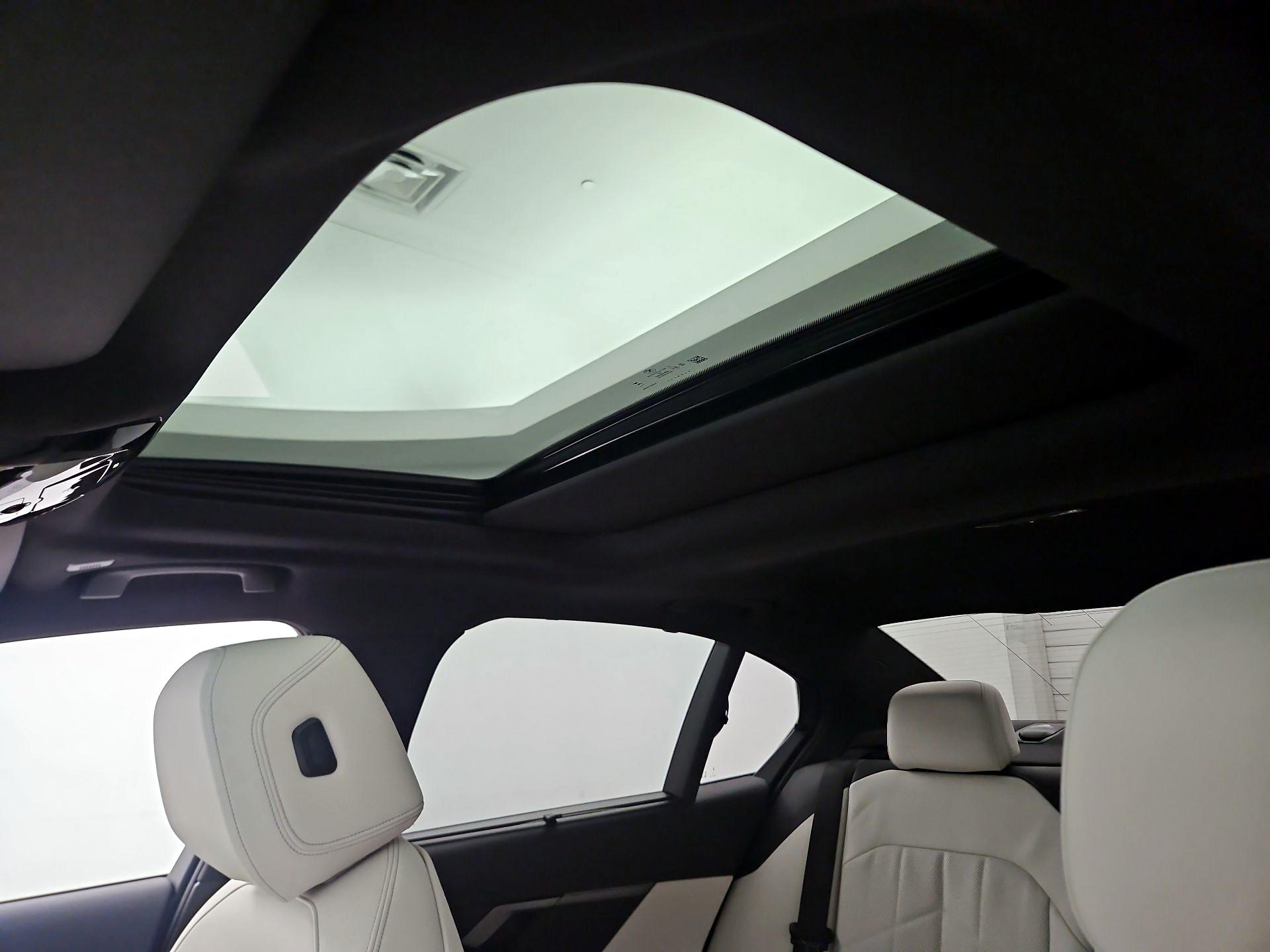 Thumbnail: 2025 BMW 5 Series - 20