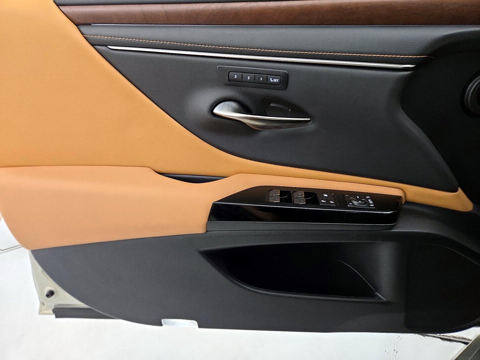 Thumbnail: 2024 Lexus ES - 12