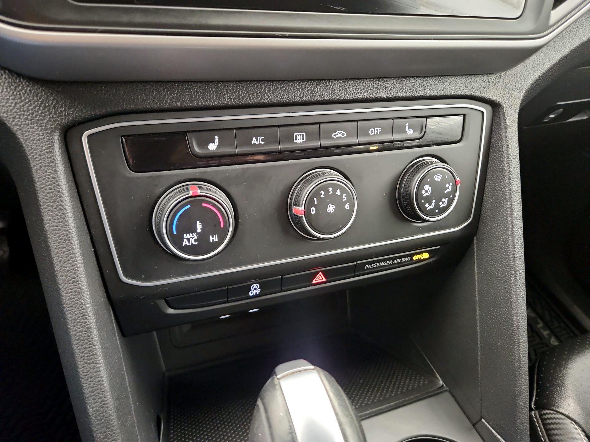 Thumbnail: 2023 Volkswagen Atlas - 16