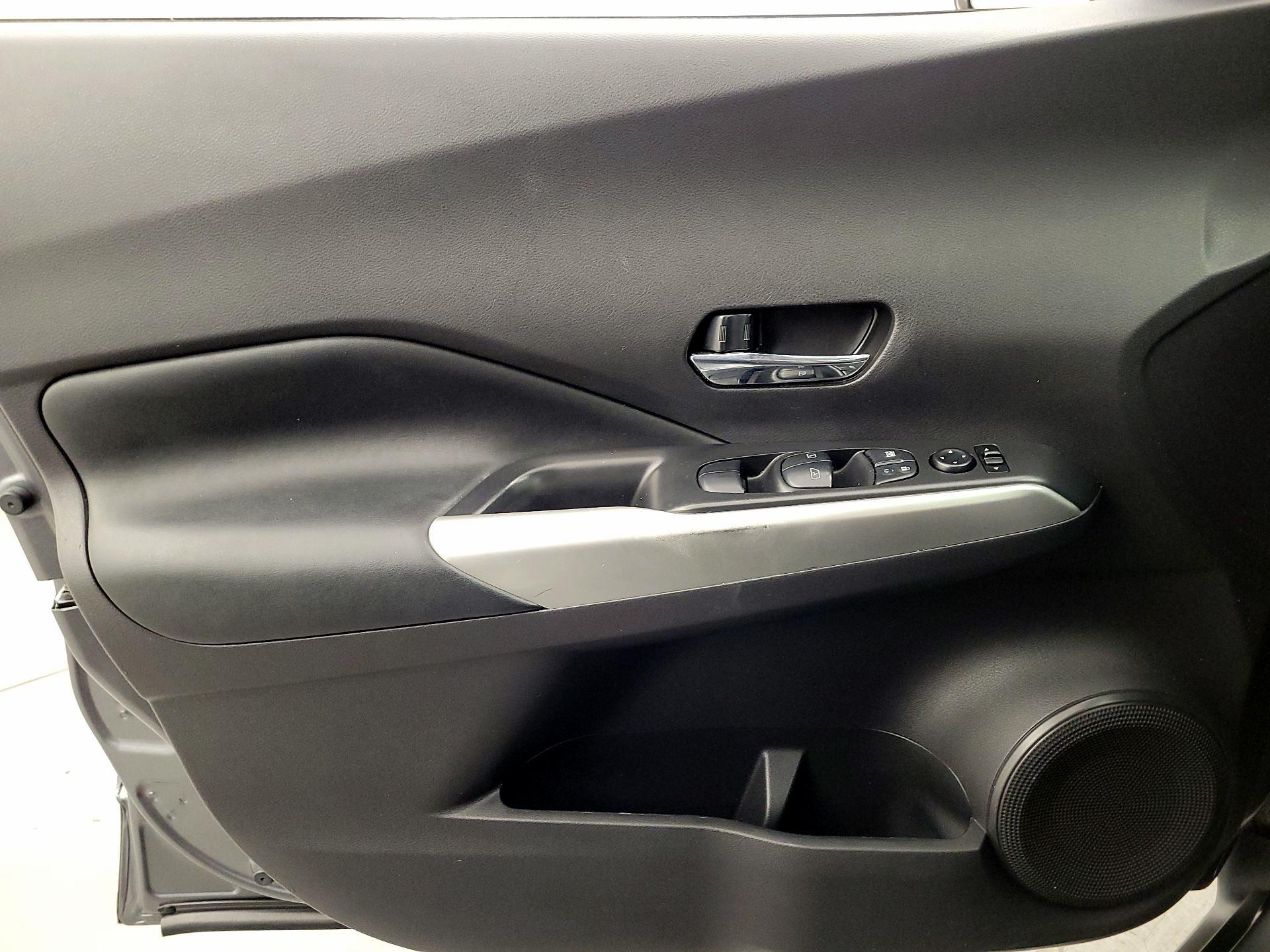 Thumbnail: 2020 Nissan Kicks - 12