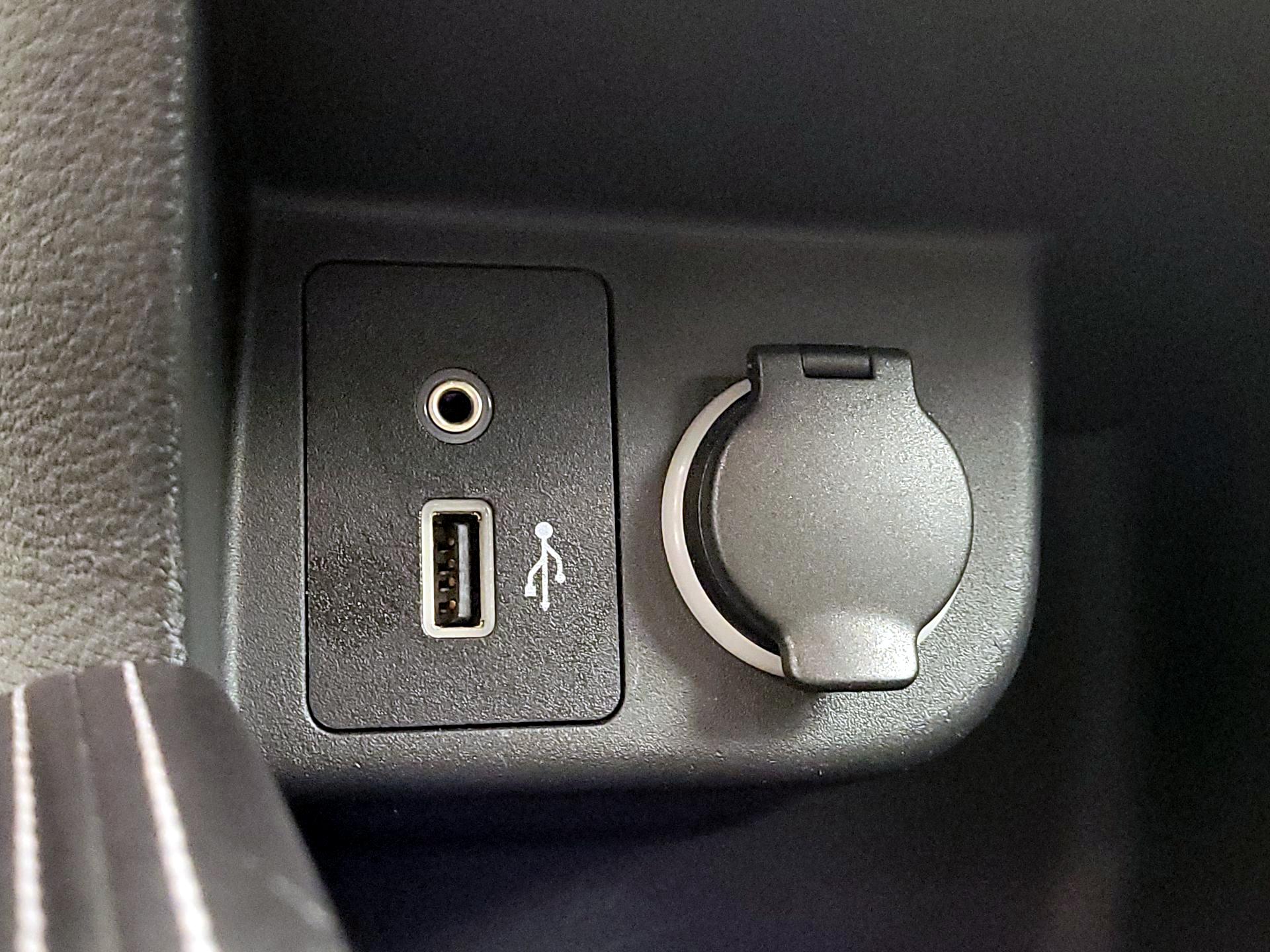 Thumbnail: 2020 Nissan Kicks - 18