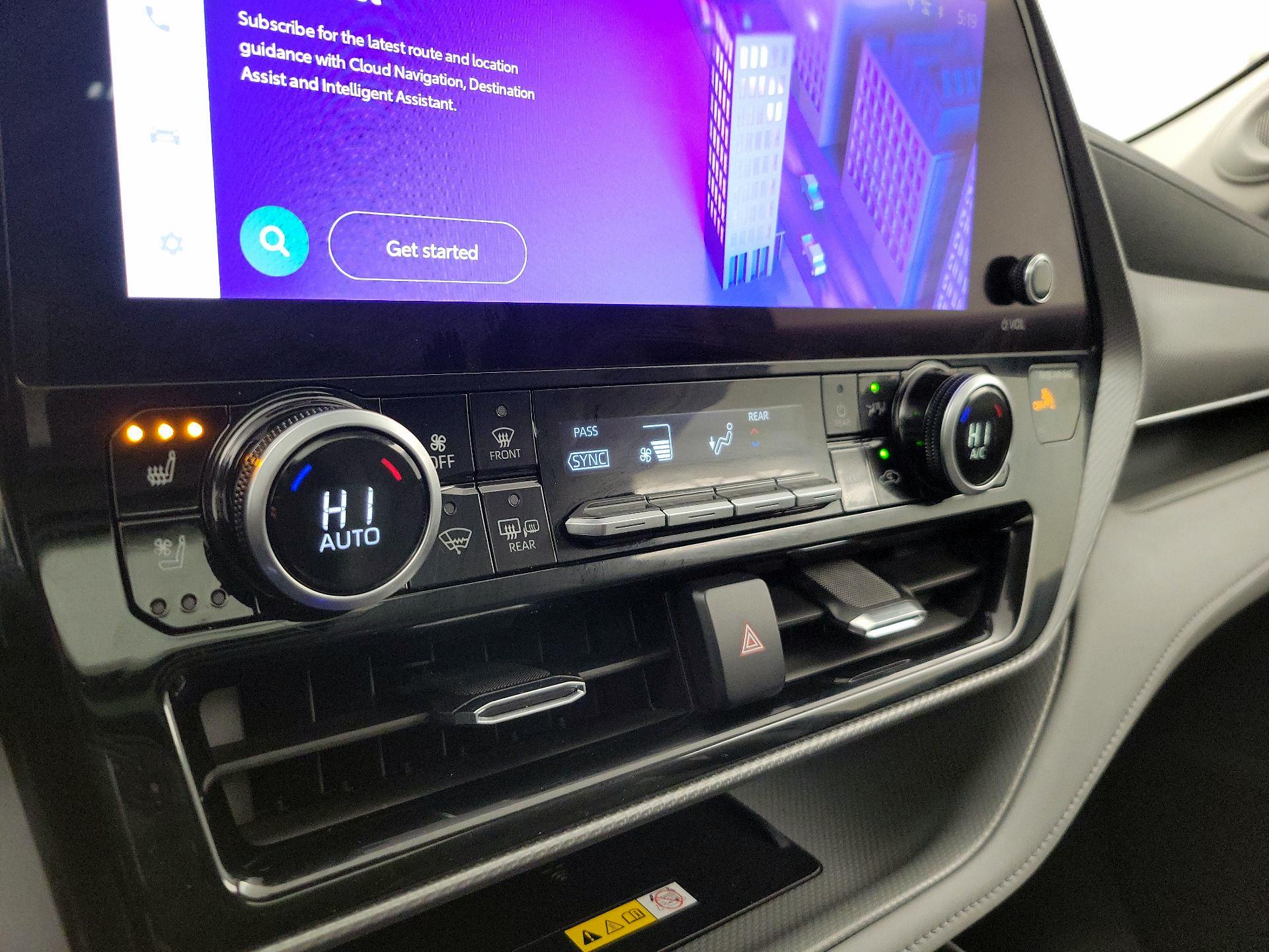 Thumbnail: 2024 Toyota Highlander - 16