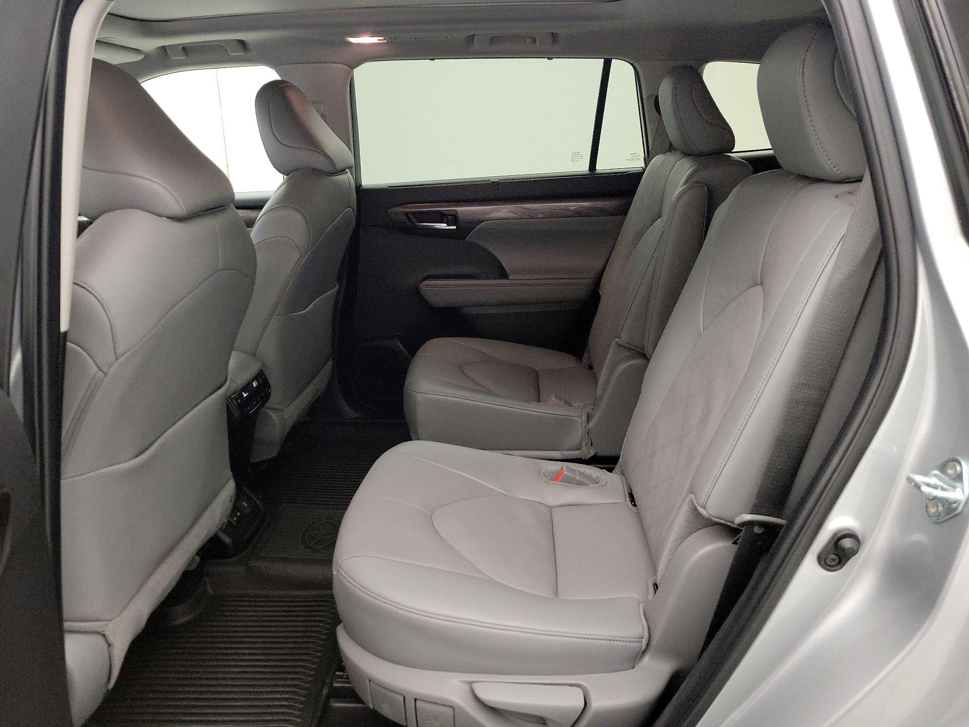 Thumbnail: 2024 Toyota Highlander - 20