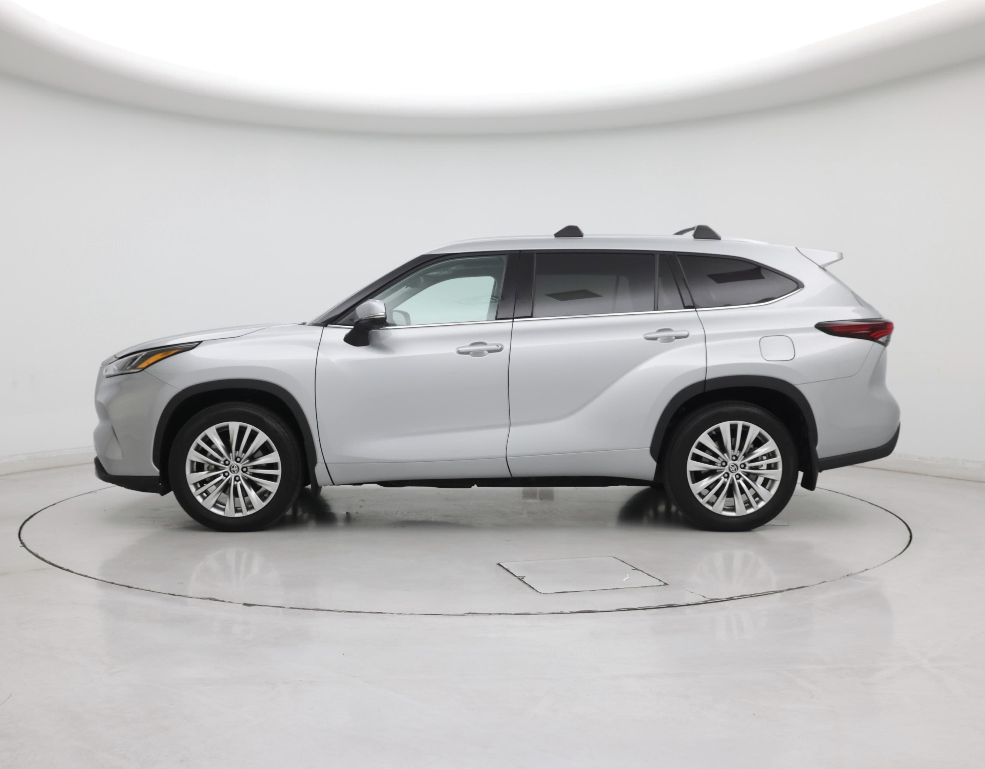 Thumbnail: 2024 Toyota Highlander - 3