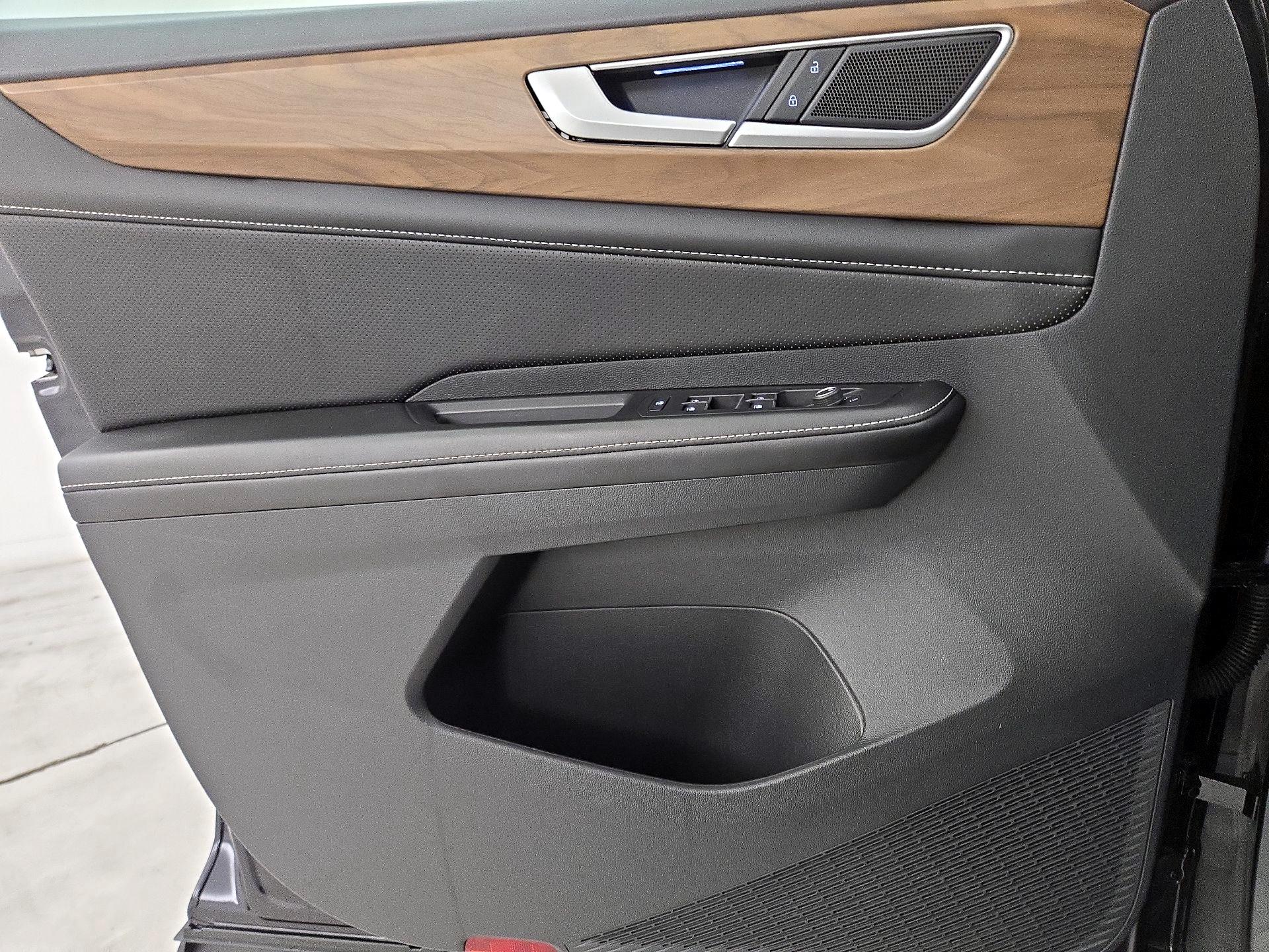 Thumbnail: 2024 Volkswagen Atlas - 12