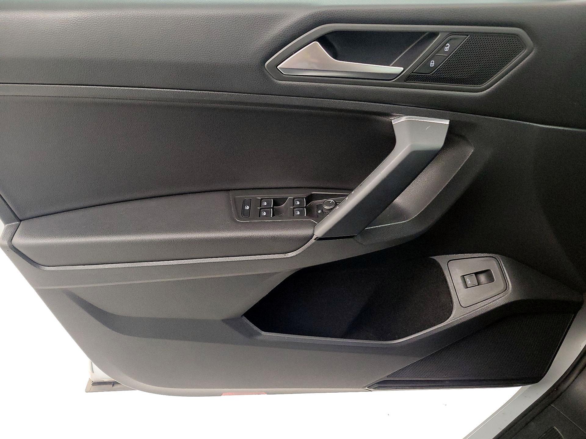 Thumbnail: 2019 Volkswagen Tiguan - 12