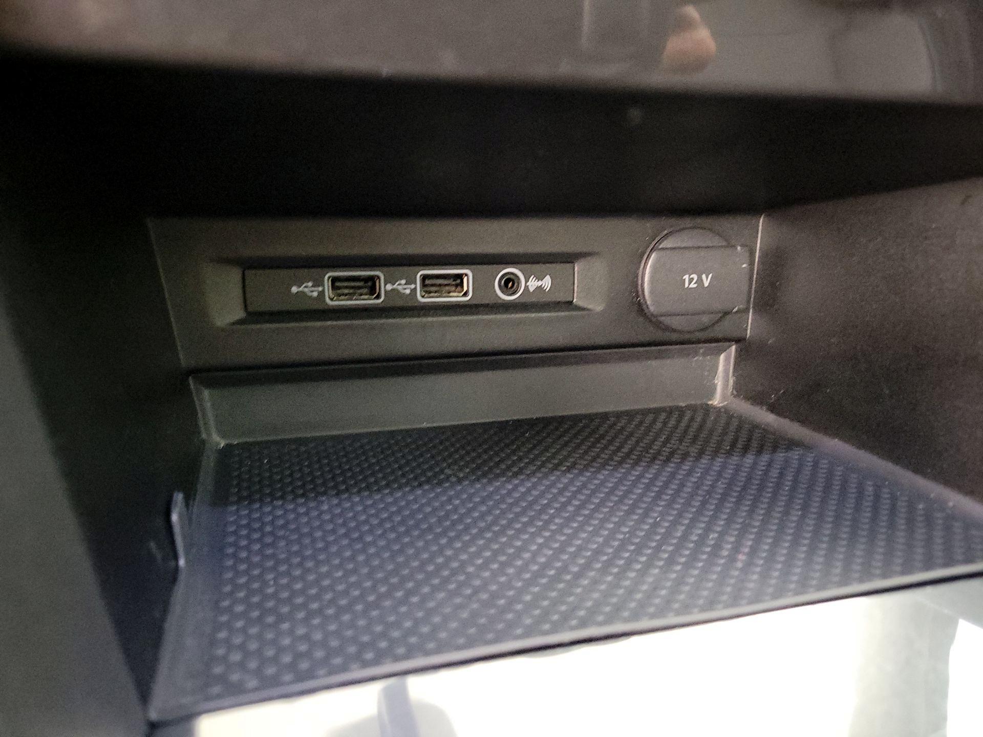 Thumbnail: 2019 Volkswagen Tiguan - 18