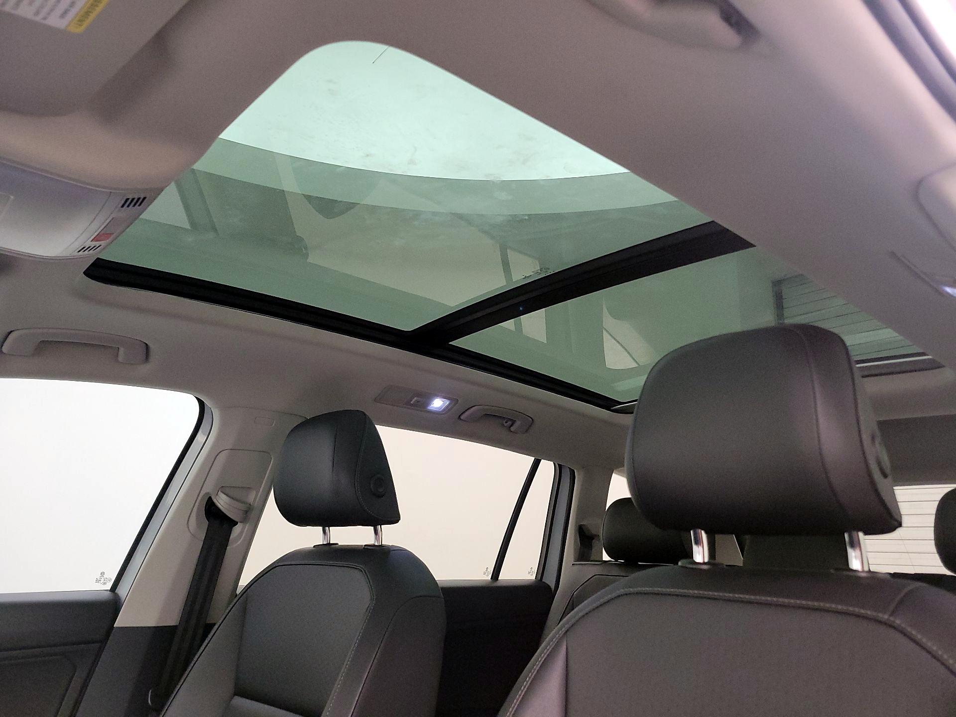 Thumbnail: 2019 Volkswagen Tiguan - 19