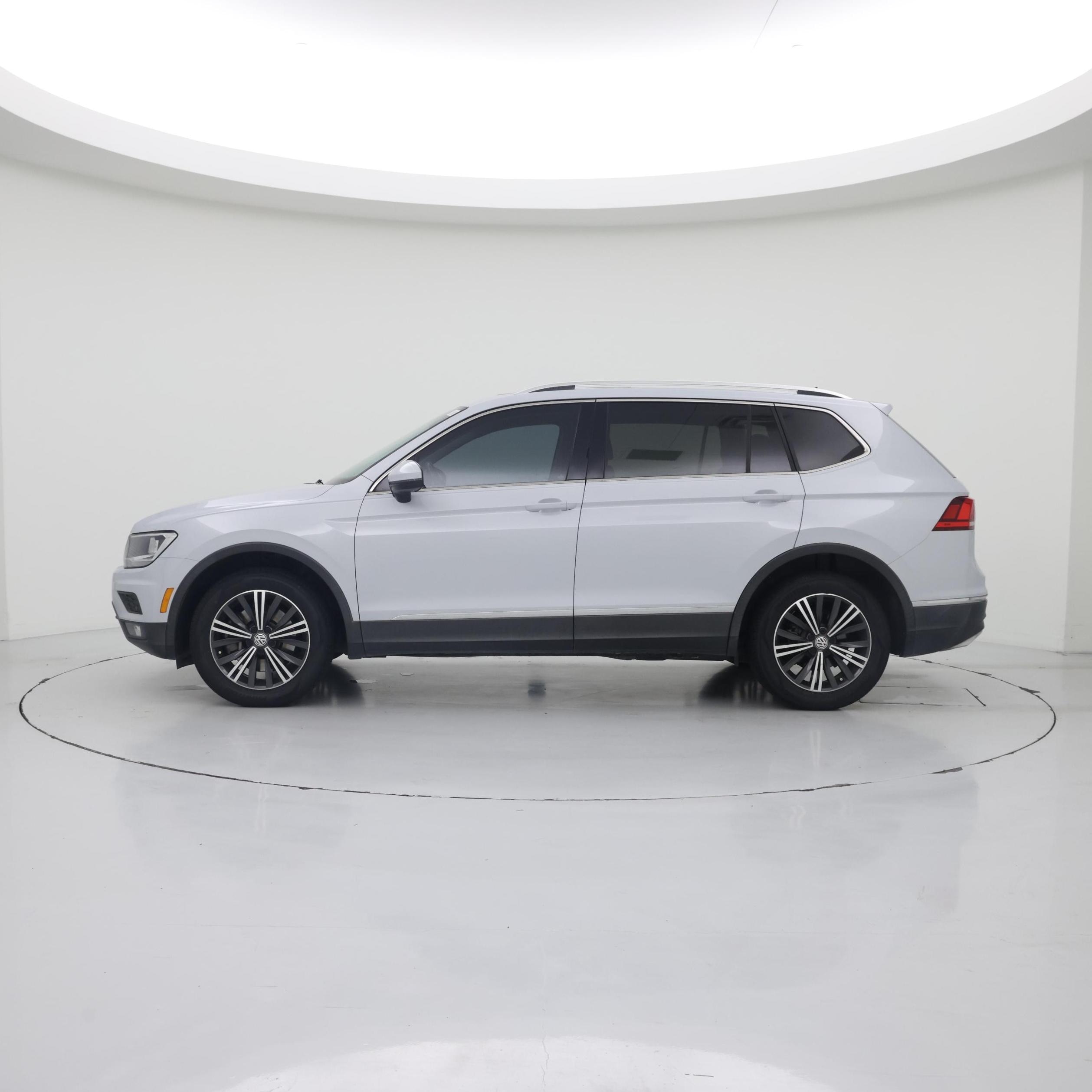 Thumbnail: 2019 Volkswagen Tiguan - 3
