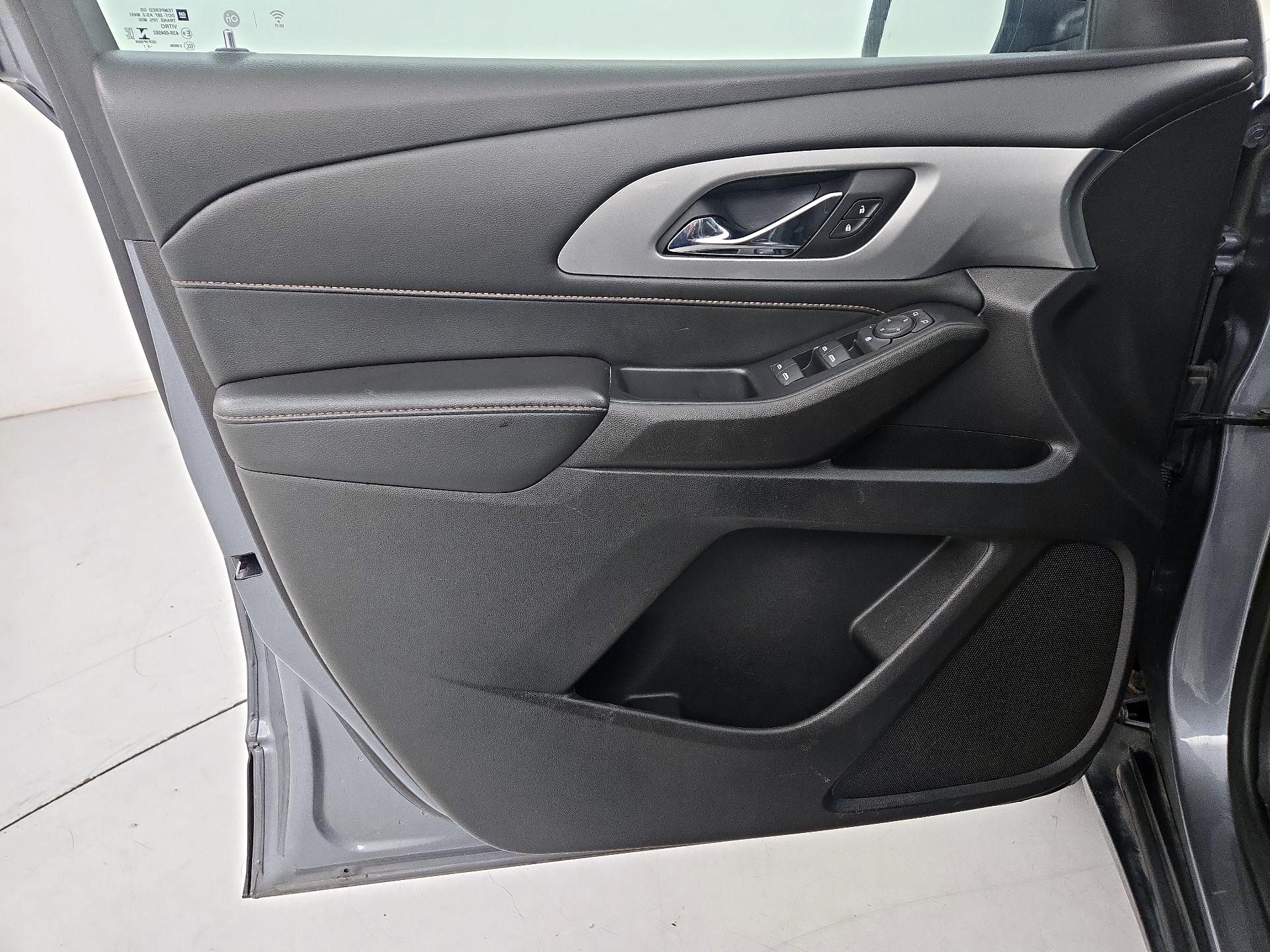 Thumbnail: 2021 Chevrolet Traverse - 12