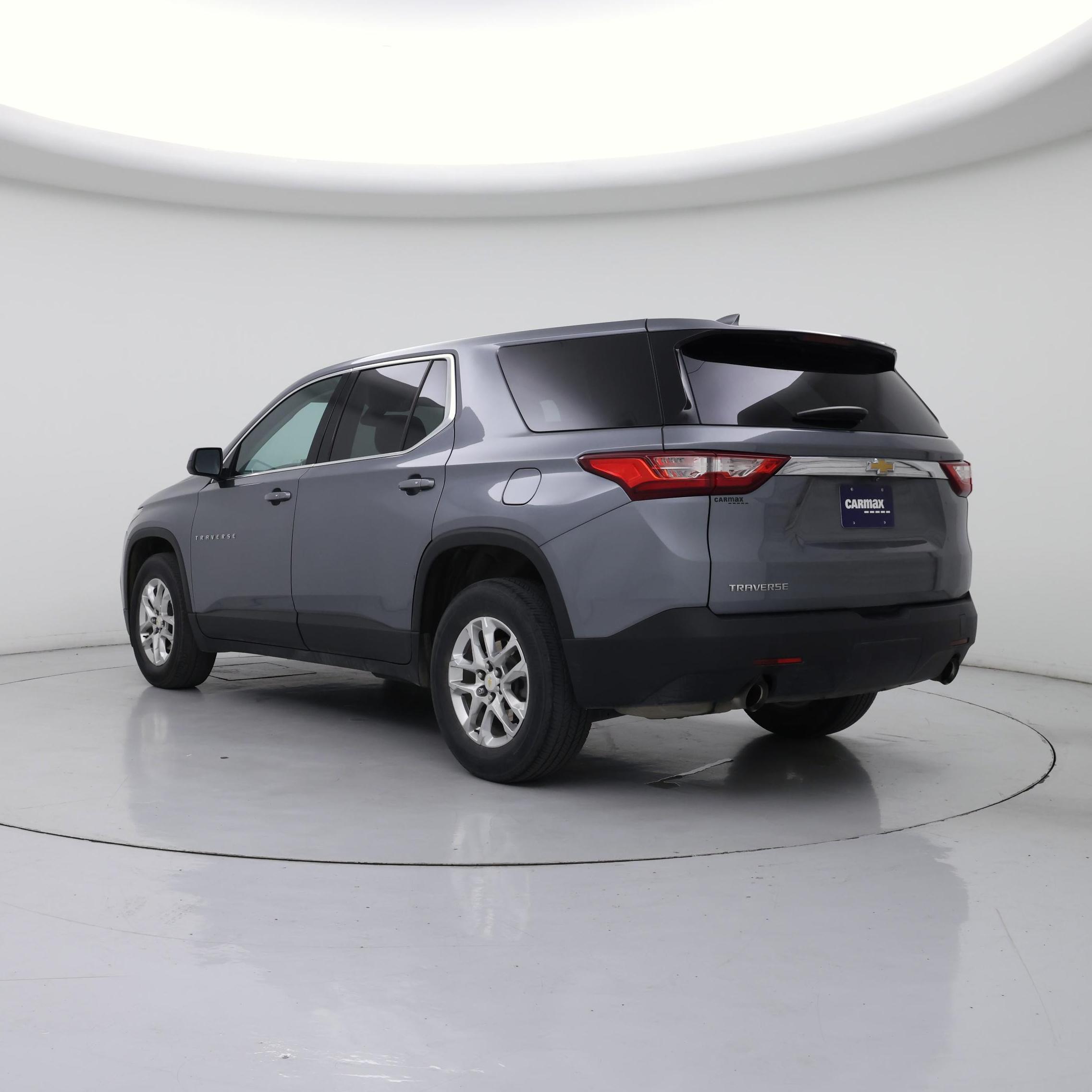 Thumbnail: 2021 Chevrolet Traverse - 2