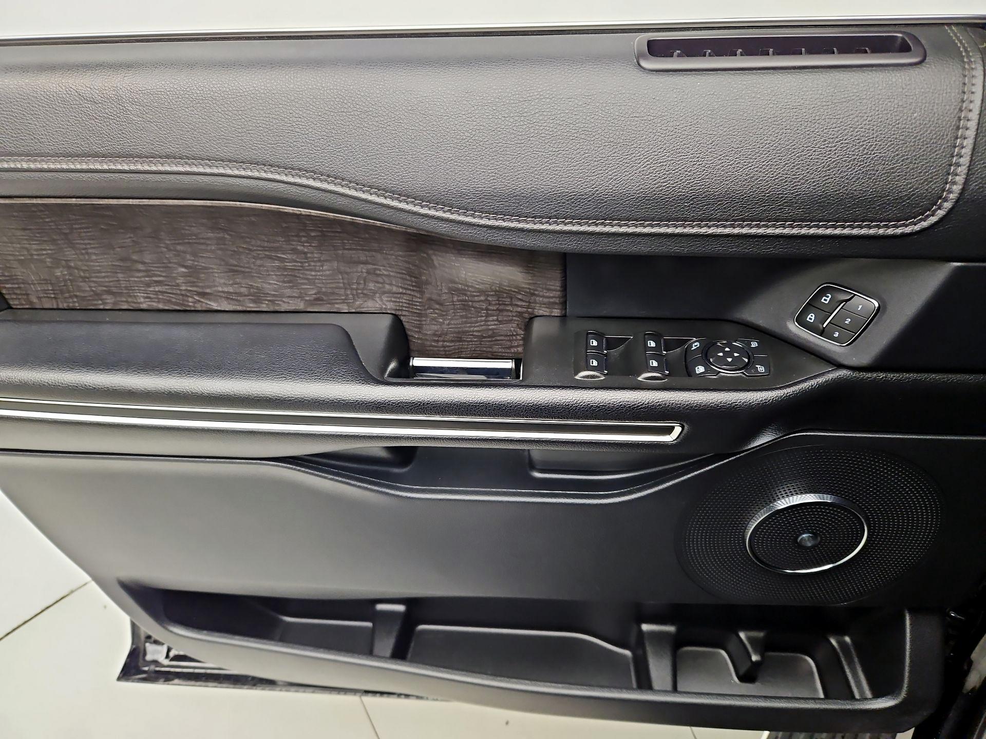 Thumbnail: 2020 Ford Expedition - 12