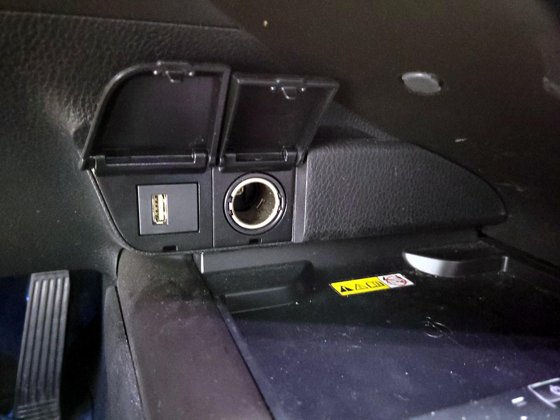 Thumbnail: 2023 Toyota Camry - 18