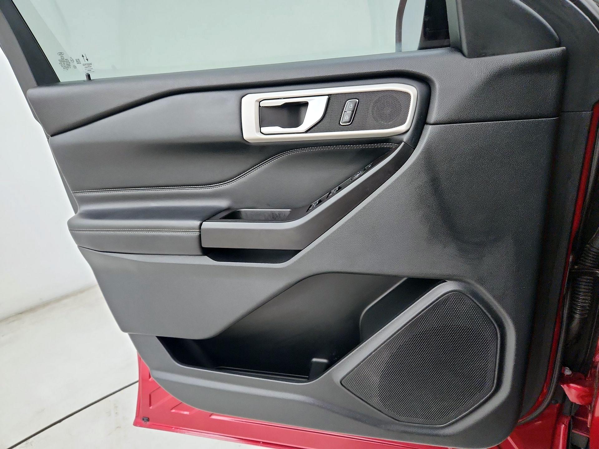 Thumbnail: 2020 Ford Explorer - 12