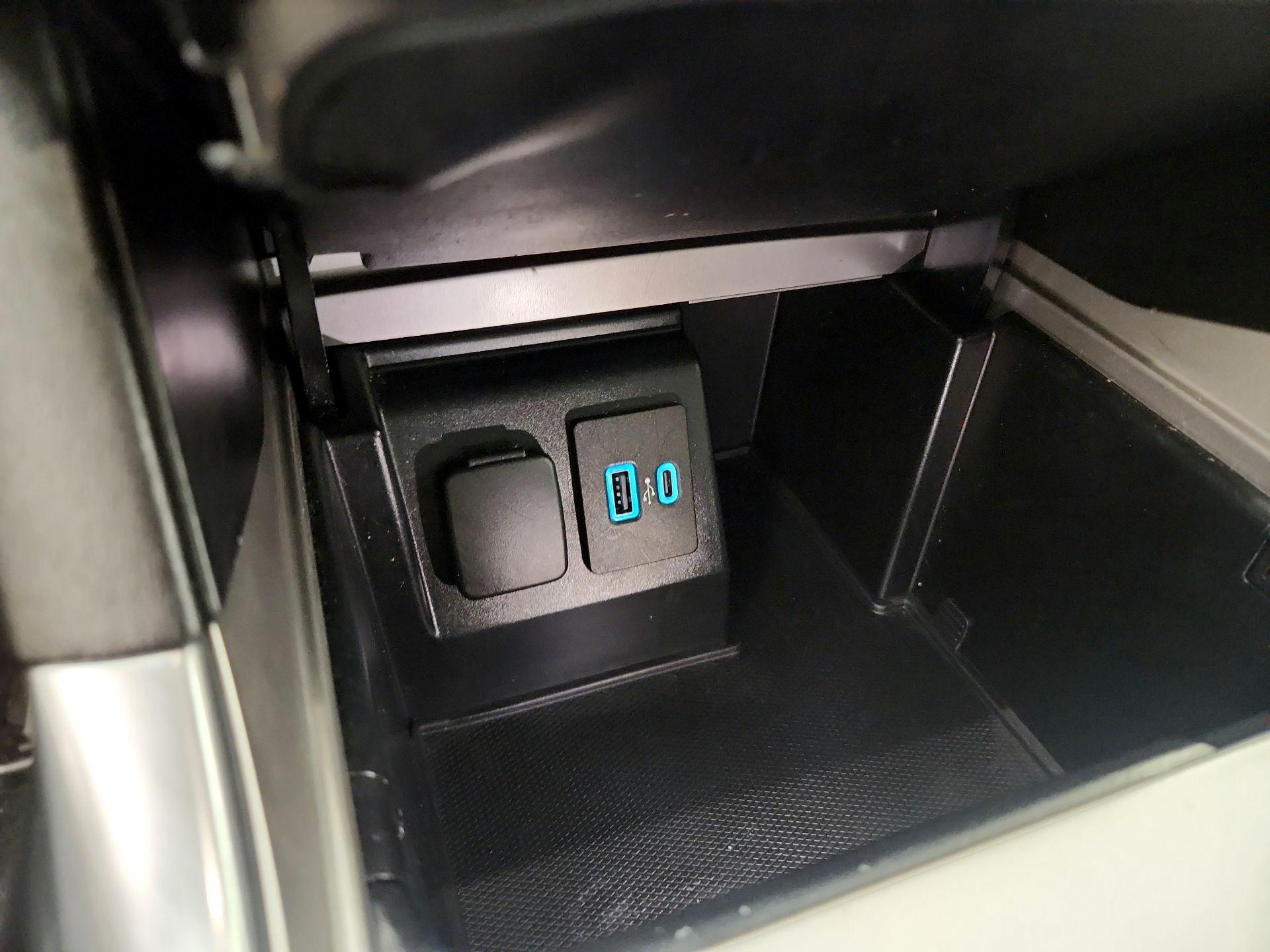 Thumbnail: 2020 Ford Explorer - 18