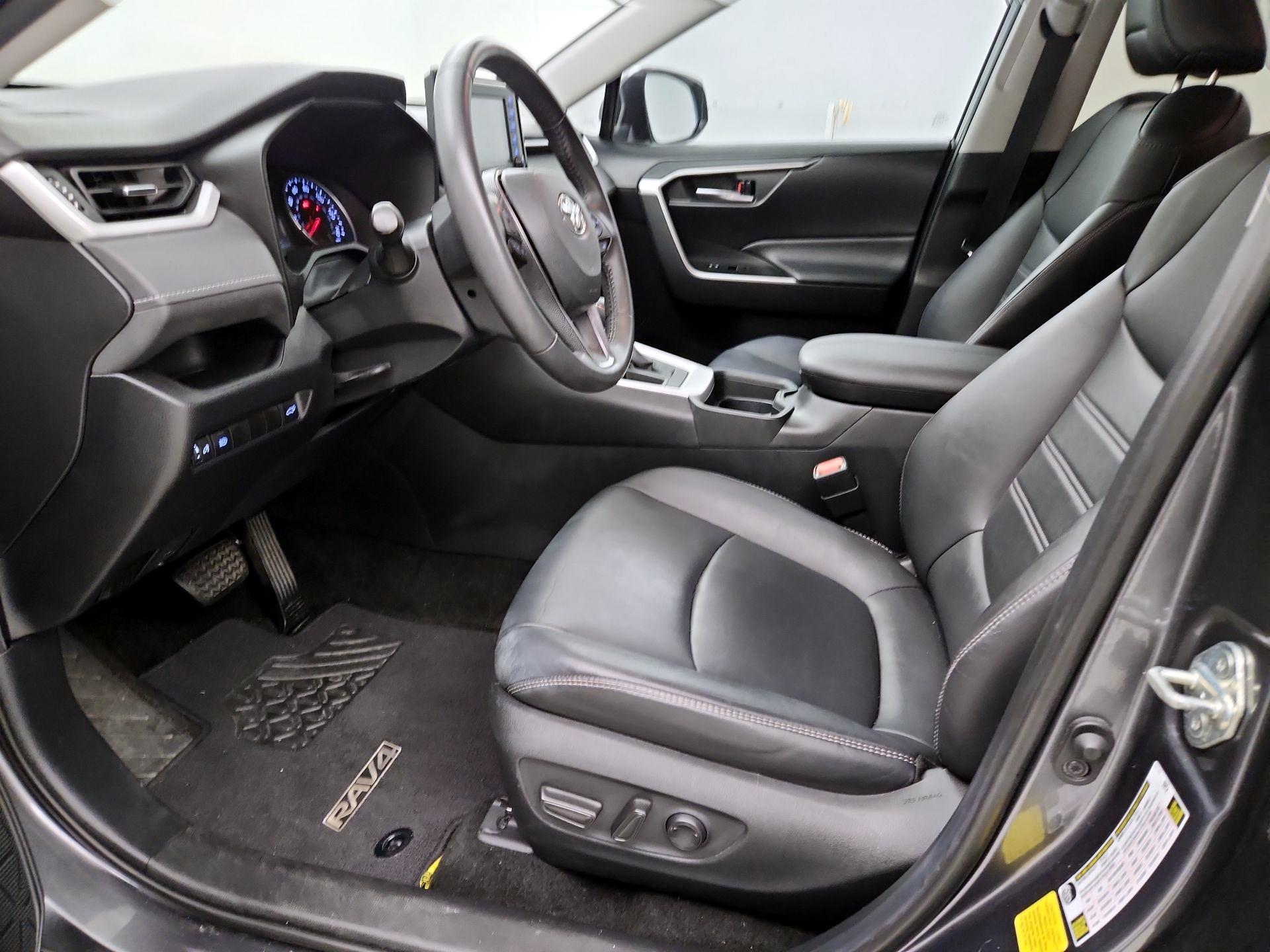 Thumbnail: 2019 Toyota RAV4 - 11