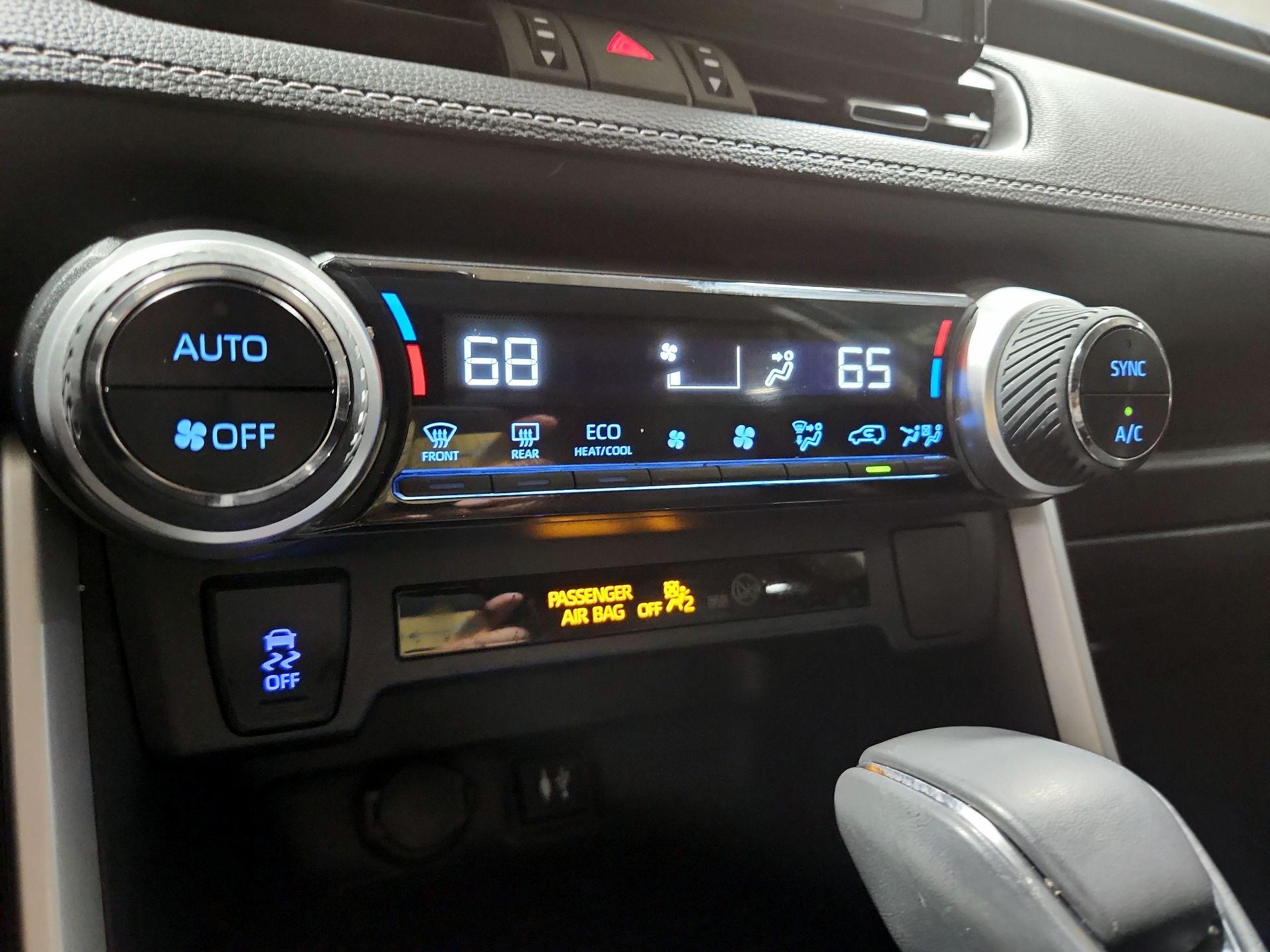 Thumbnail: 2019 Toyota RAV4 - 14