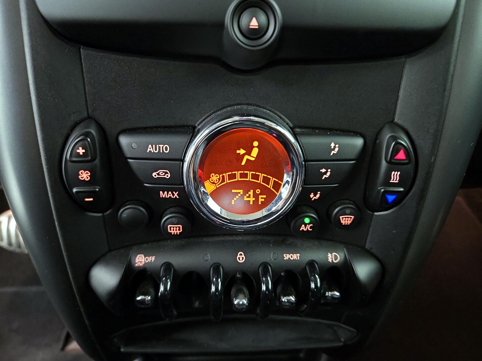 Thumbnail: 2015 MINI Cooper Countryman - 14